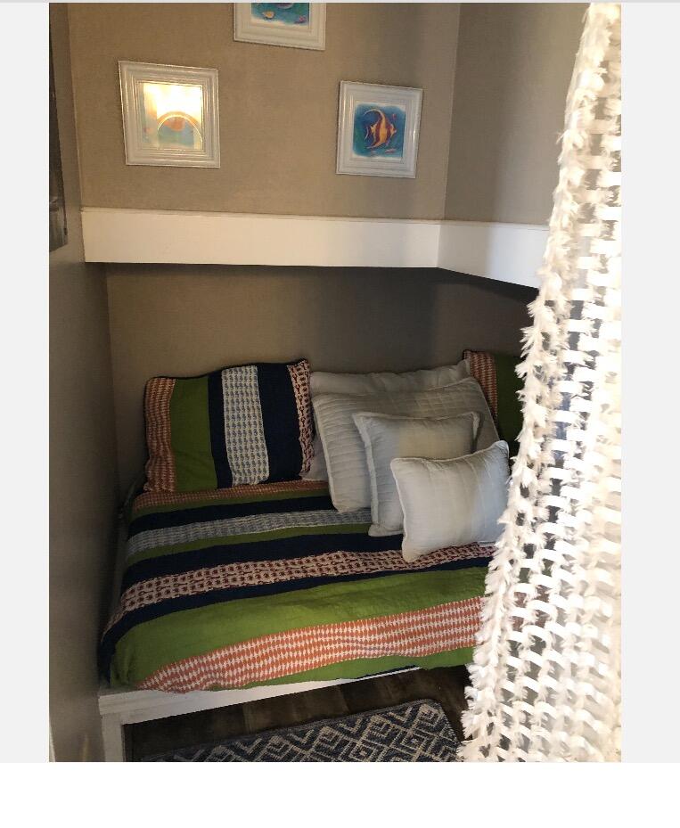 LAKEVIEW CONDO - Residential