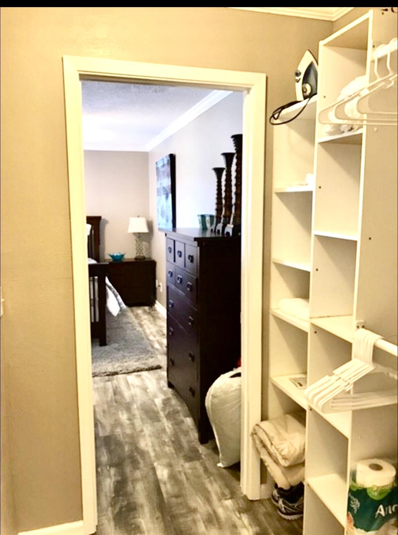 LAKEVIEW CONDO - Residential