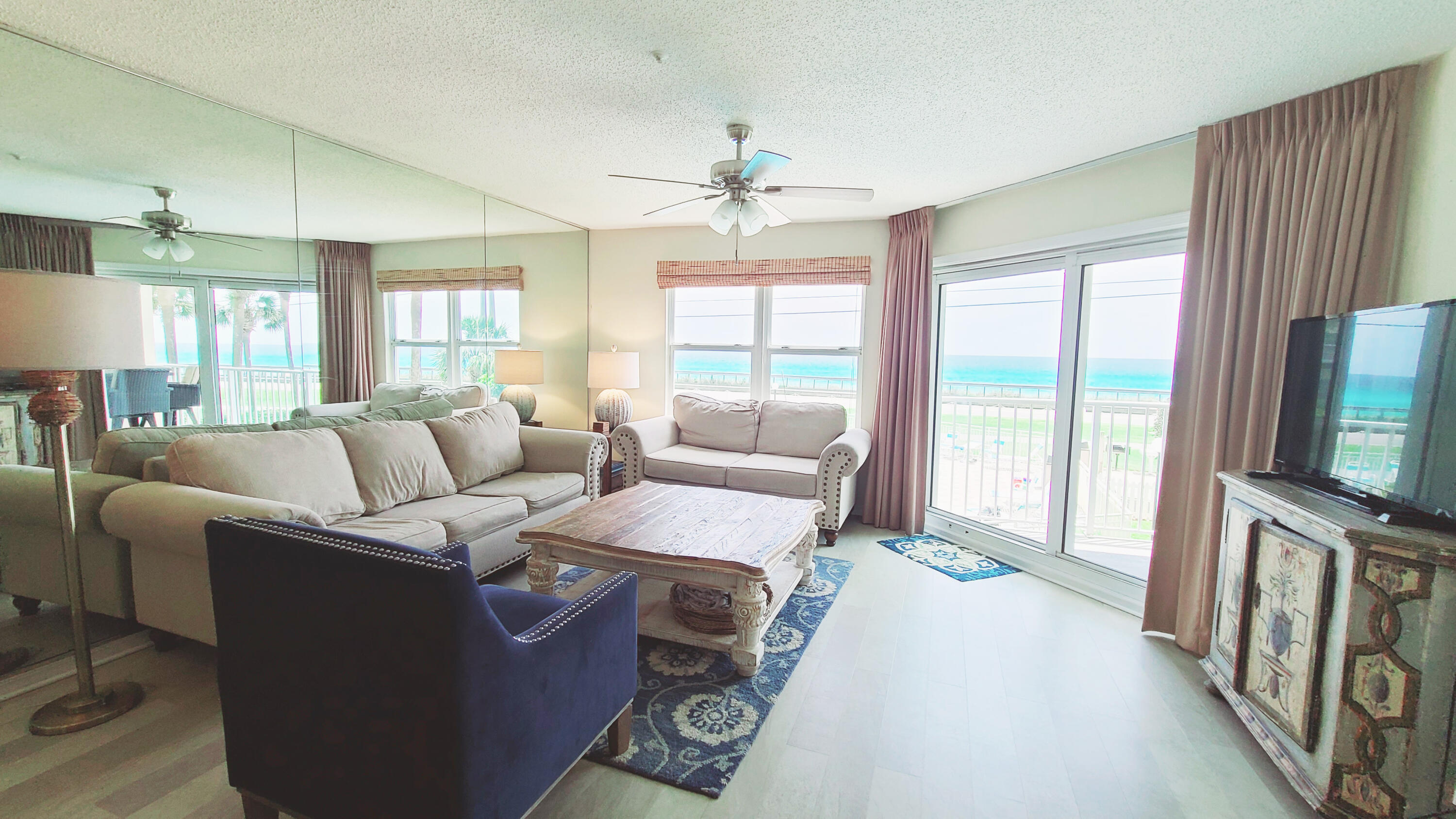 MARAVILLA CONDO 1 - Residential