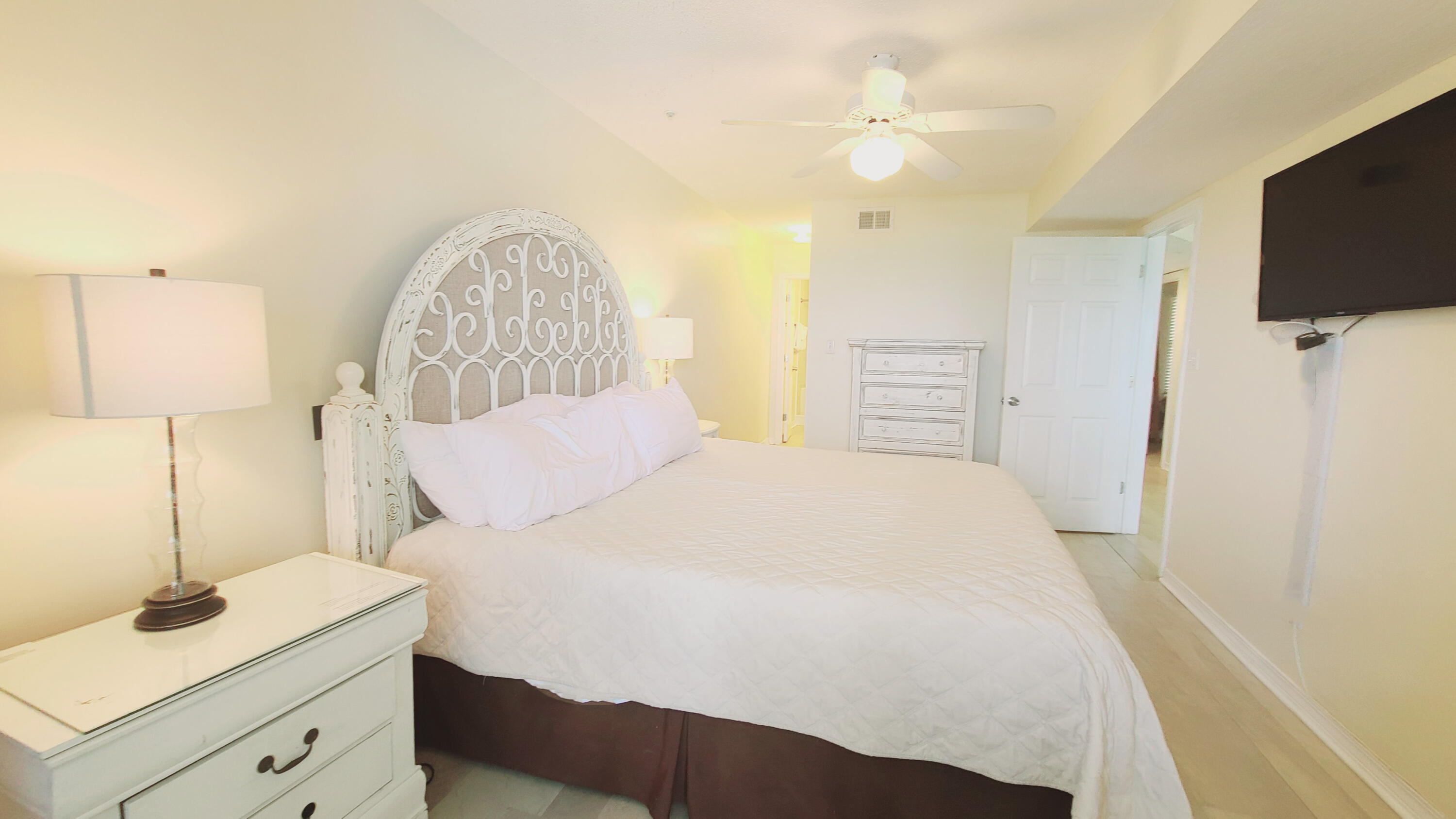 MARAVILLA CONDO 1 - Residential