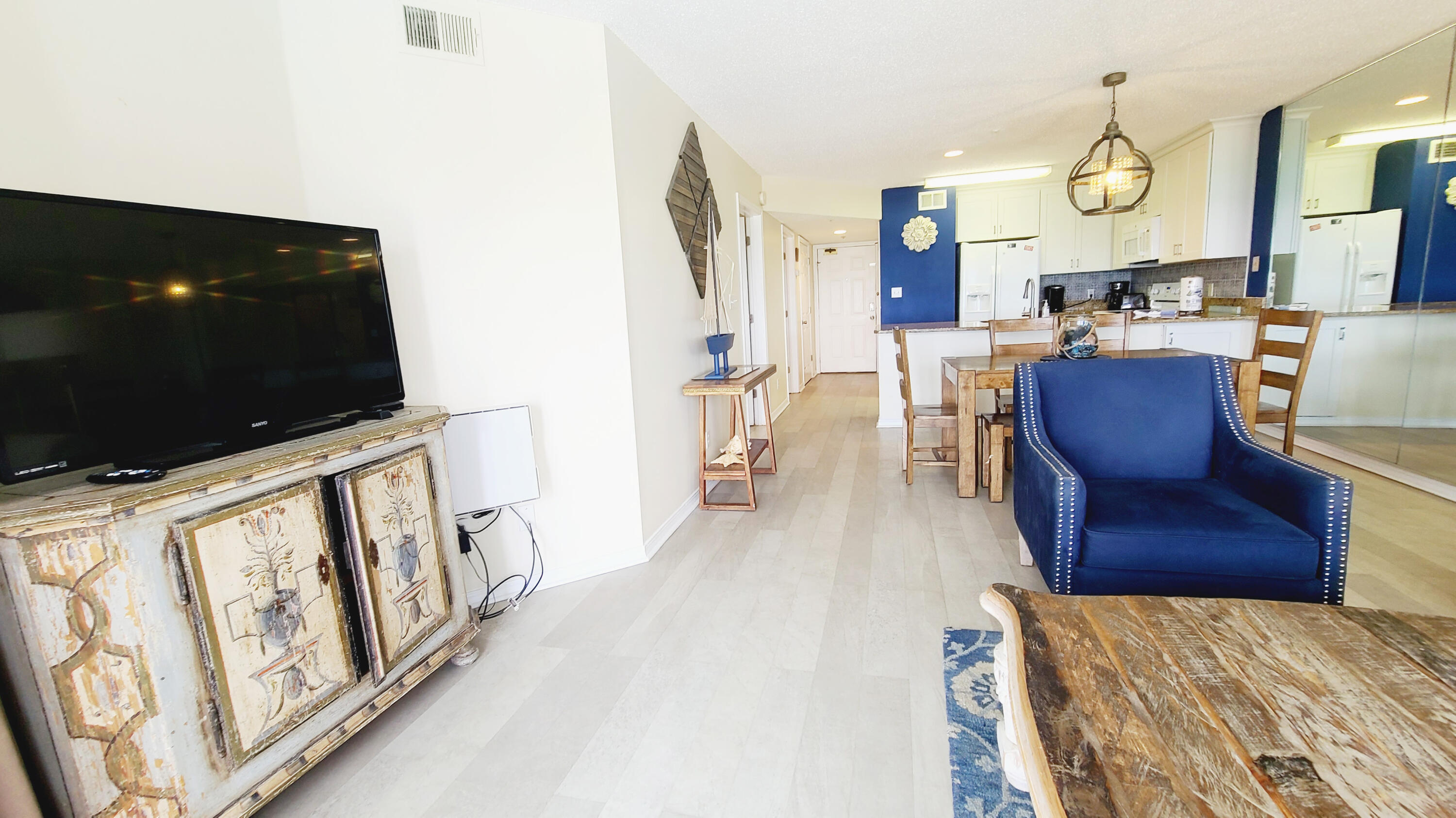 MARAVILLA CONDO 1 - Residential