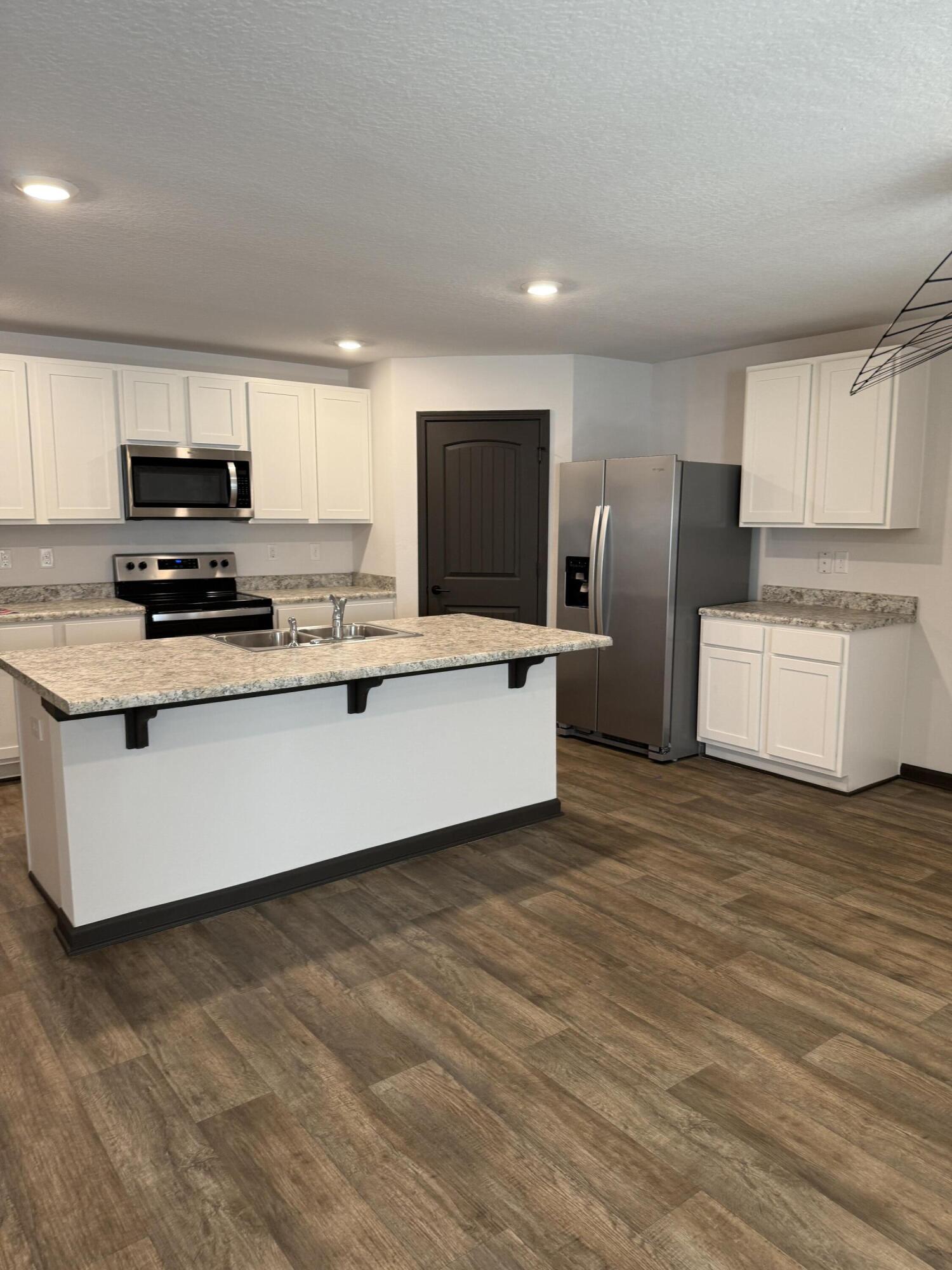 ASHTIN ESTATES - Residential Lease