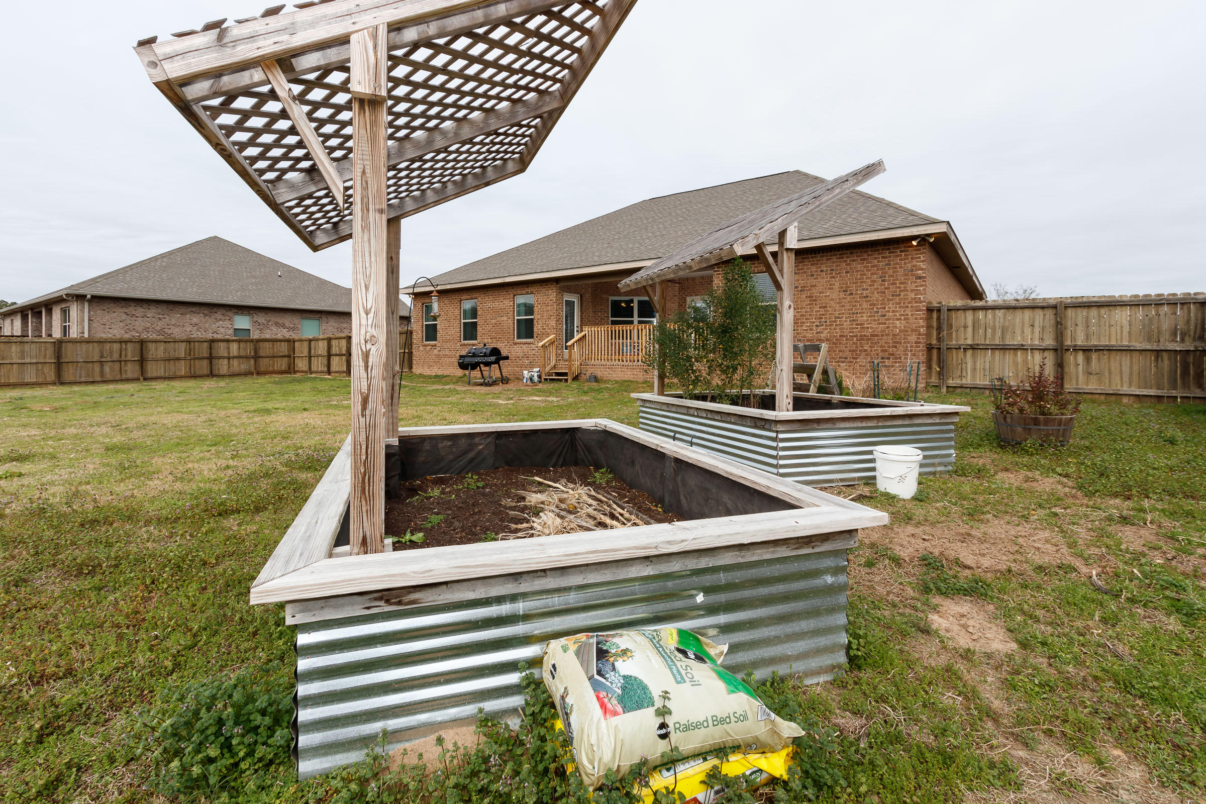 BROWNSTONE MANOR - Residential