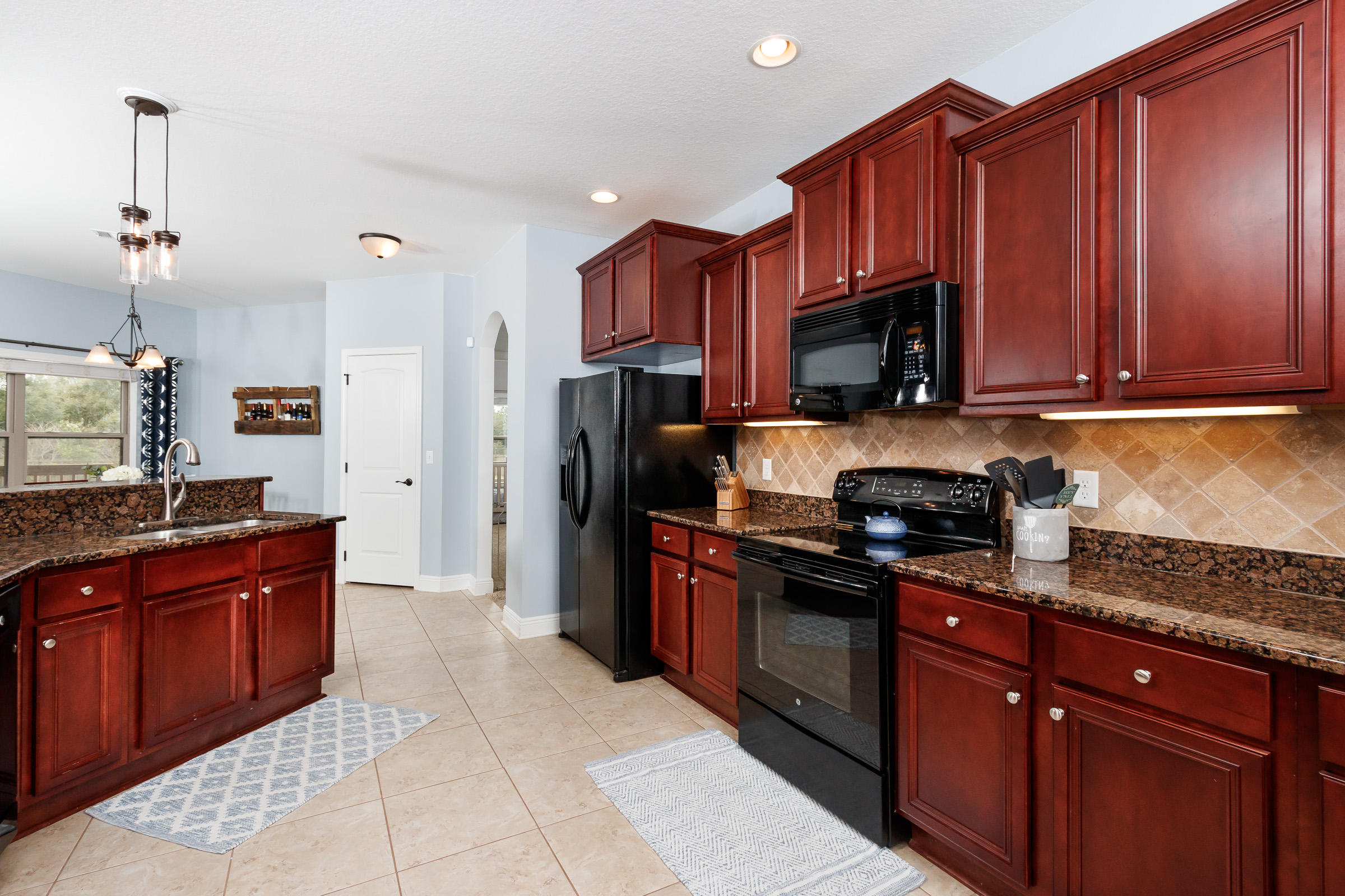 BROWNSTONE MANOR - Residential