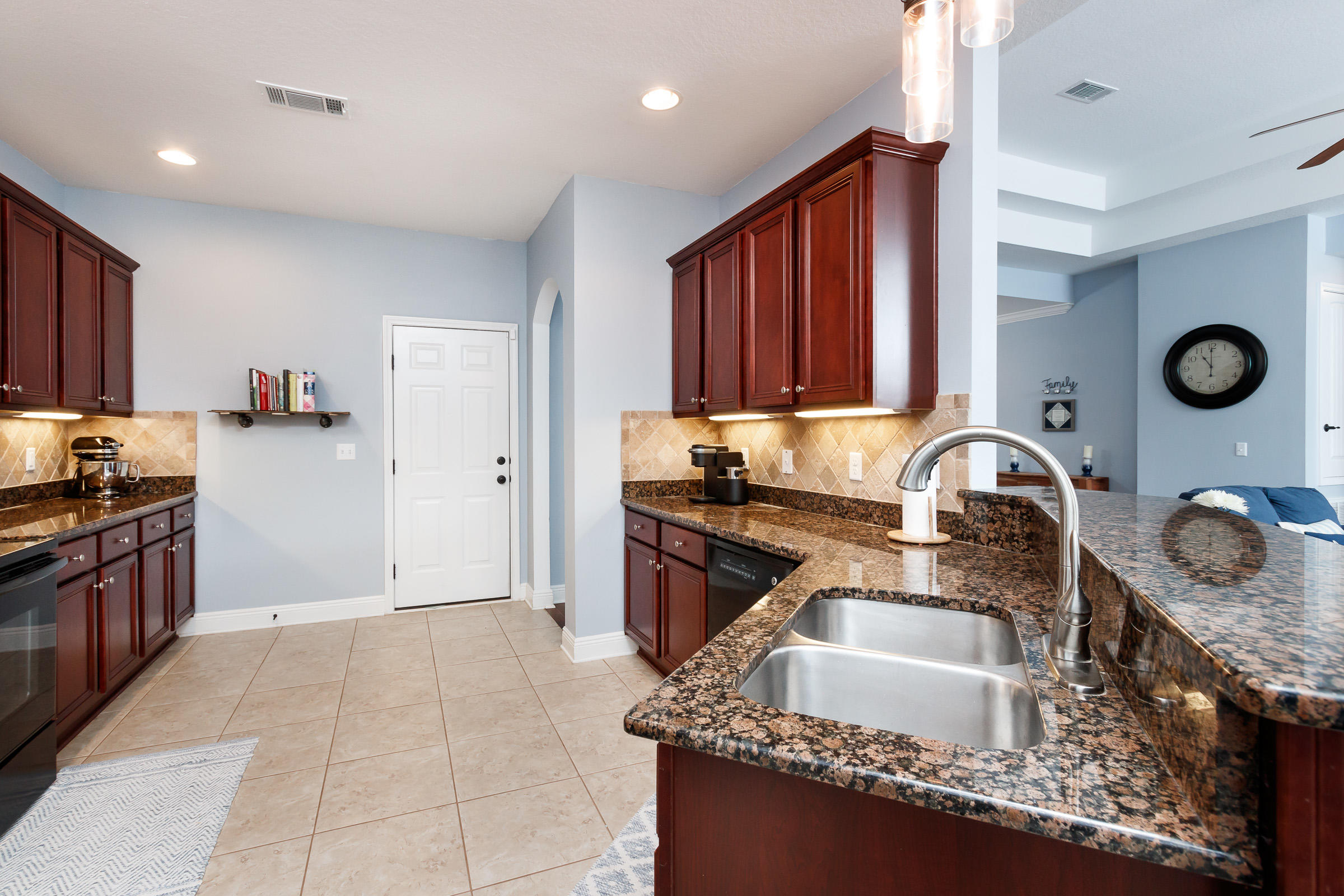 BROWNSTONE MANOR - Residential