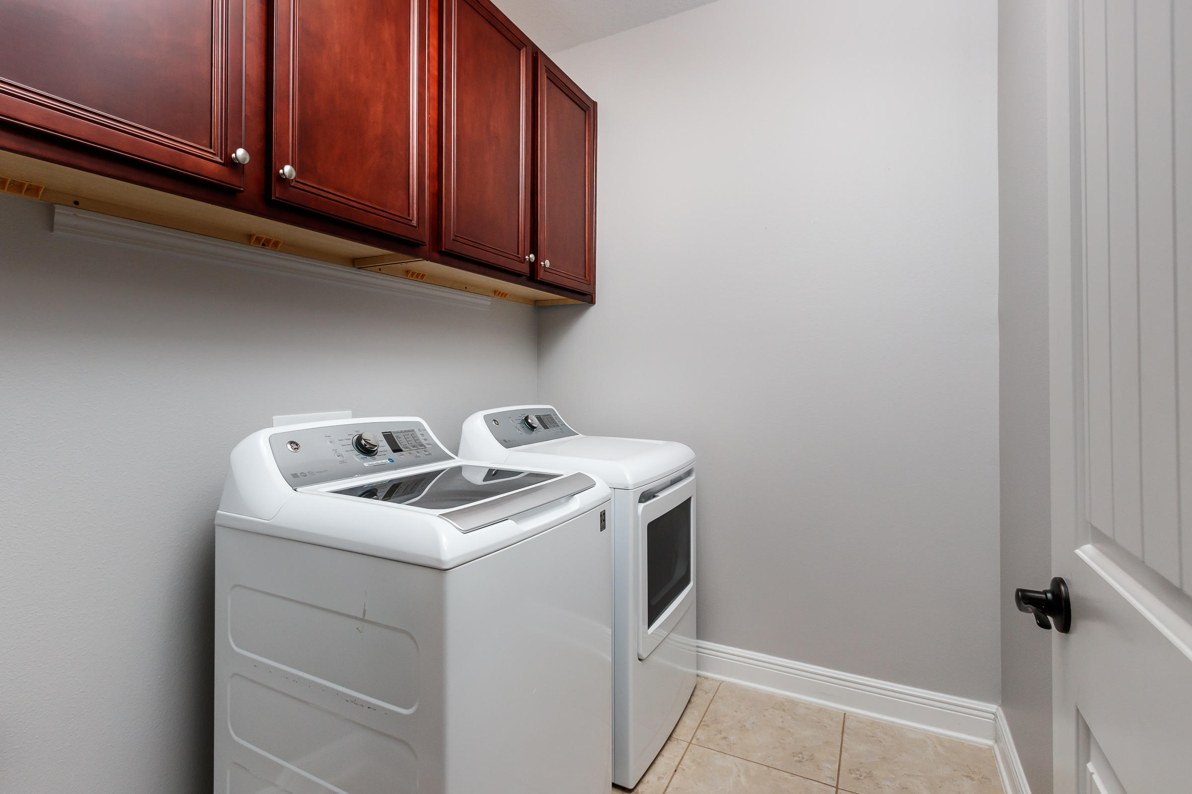 BROWNSTONE MANOR - Residential