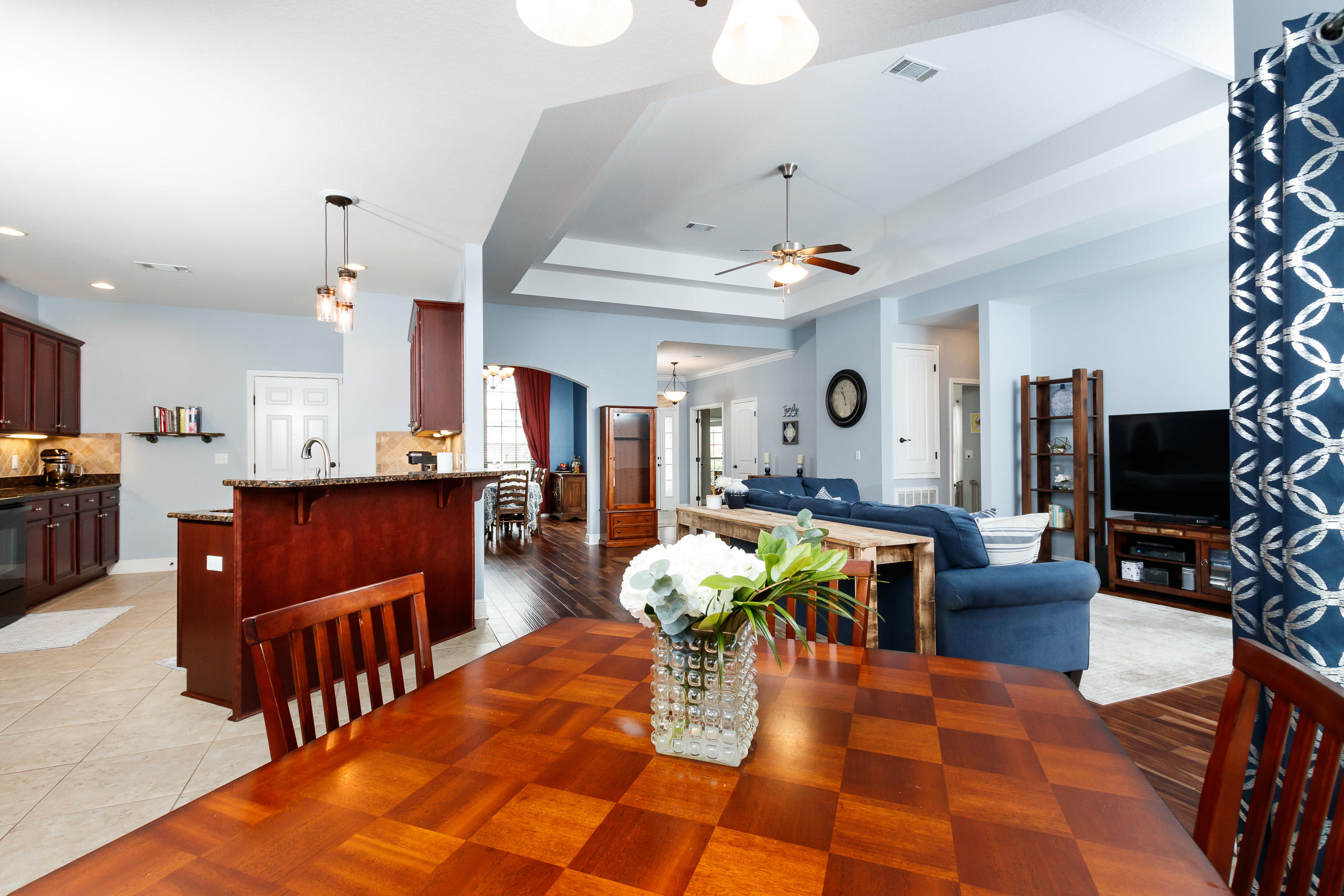 BROWNSTONE MANOR - Residential