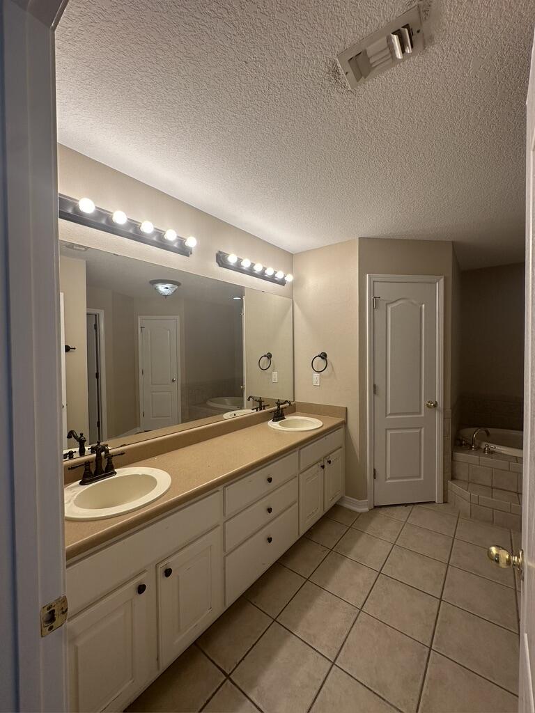 SOUND HAMMOCK - Residential Lease