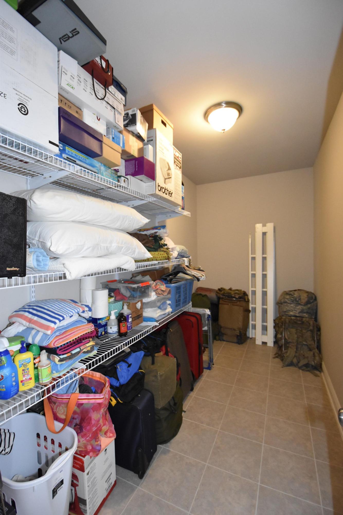 FOX VALLEY - Residential