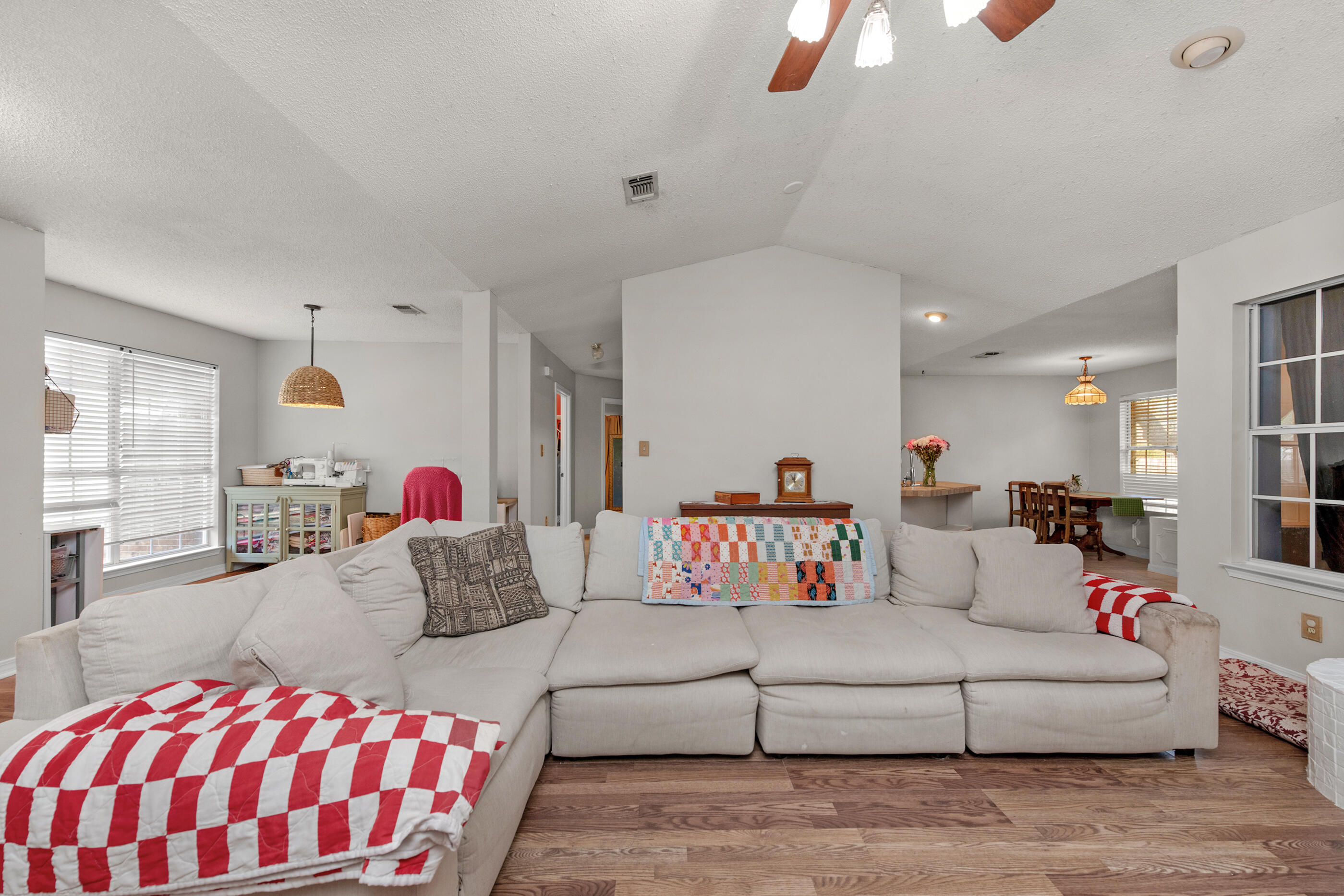 HOLLEY BY THE SEA - Residential