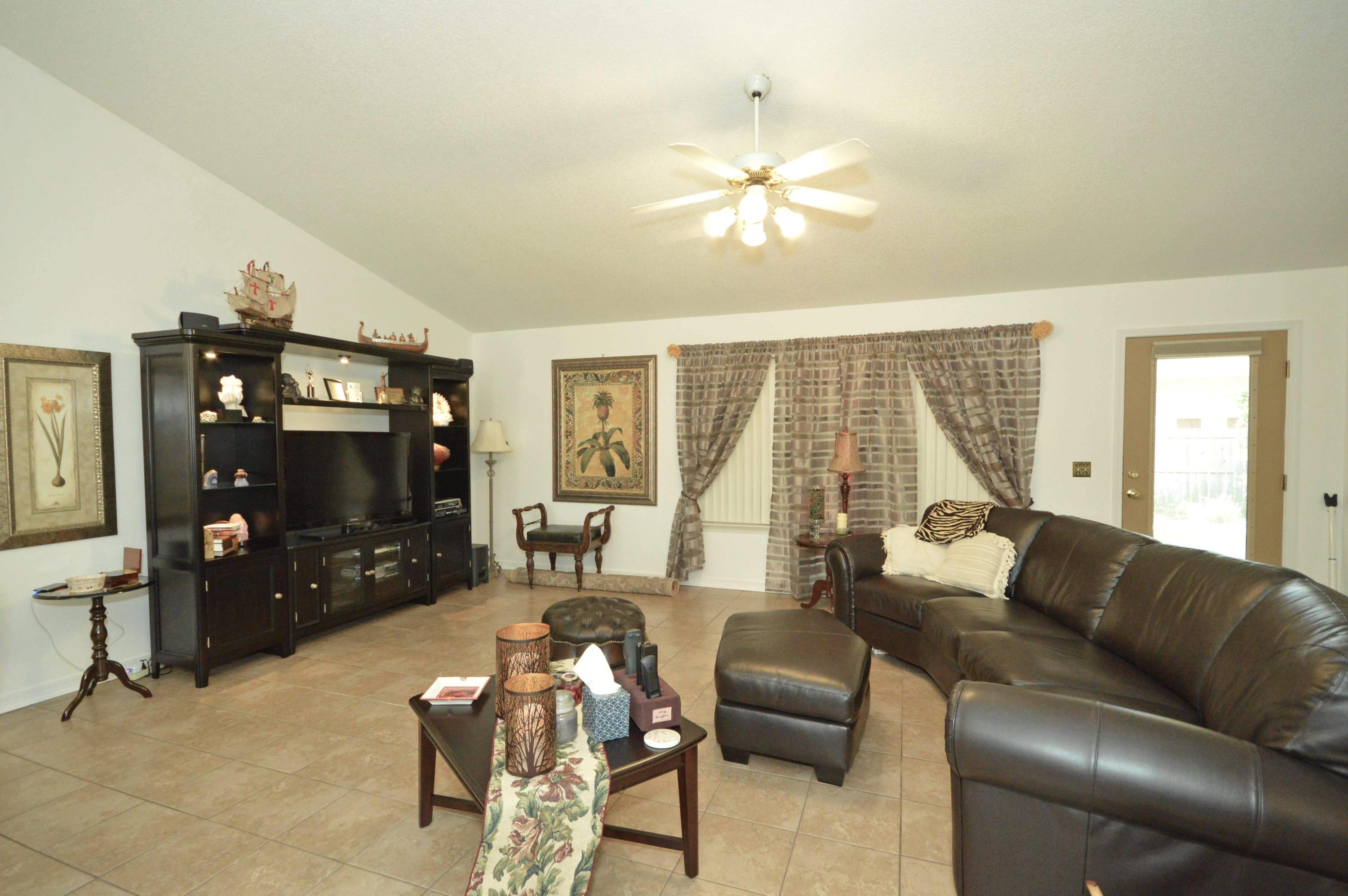 MARION OAKS - Residential