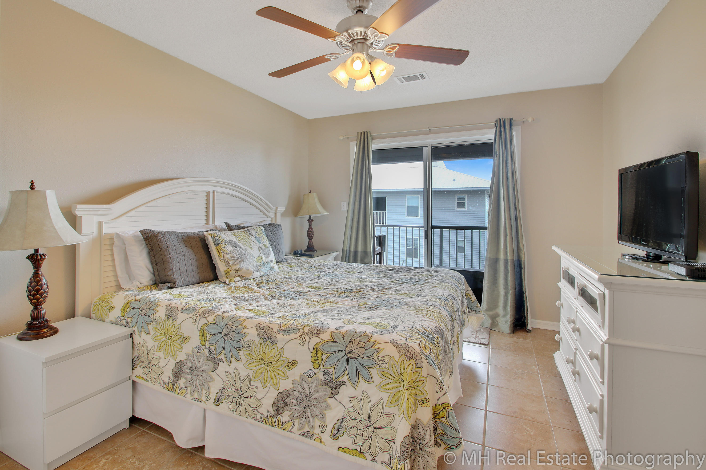 BEACHSIDE VILLAS CONDO - Residential