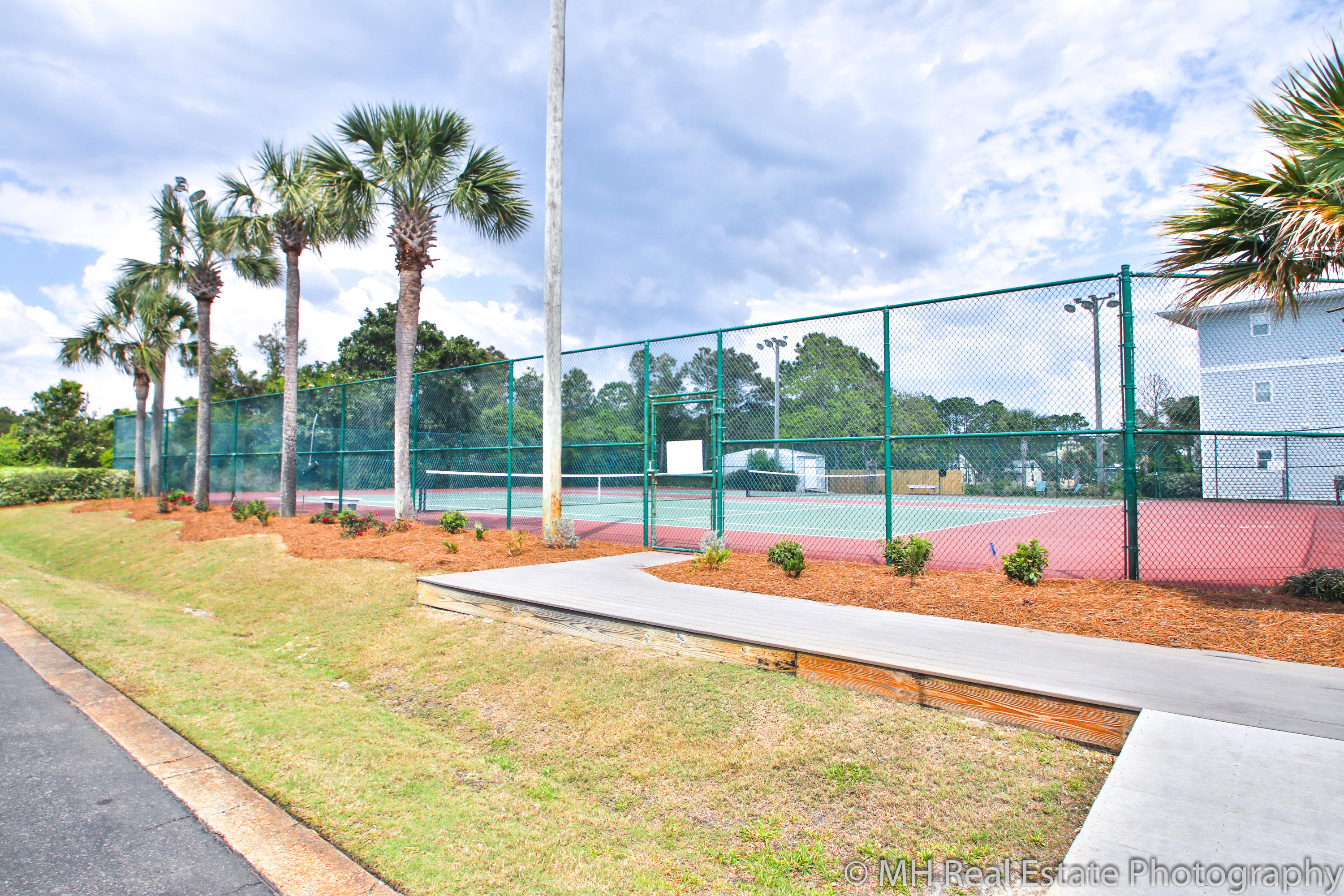 BEACHSIDE VILLAS CONDO - Residential