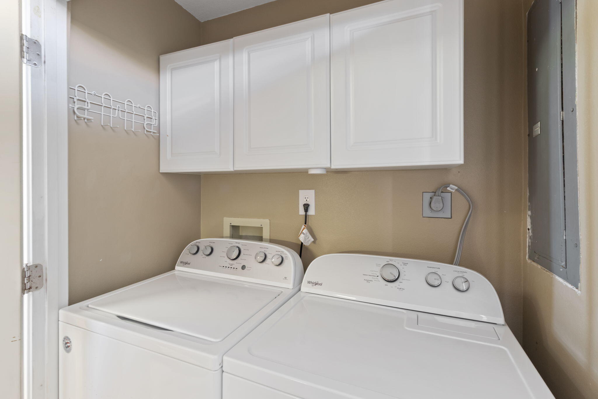 MAINSAIL CONDO PH 1 - Residential