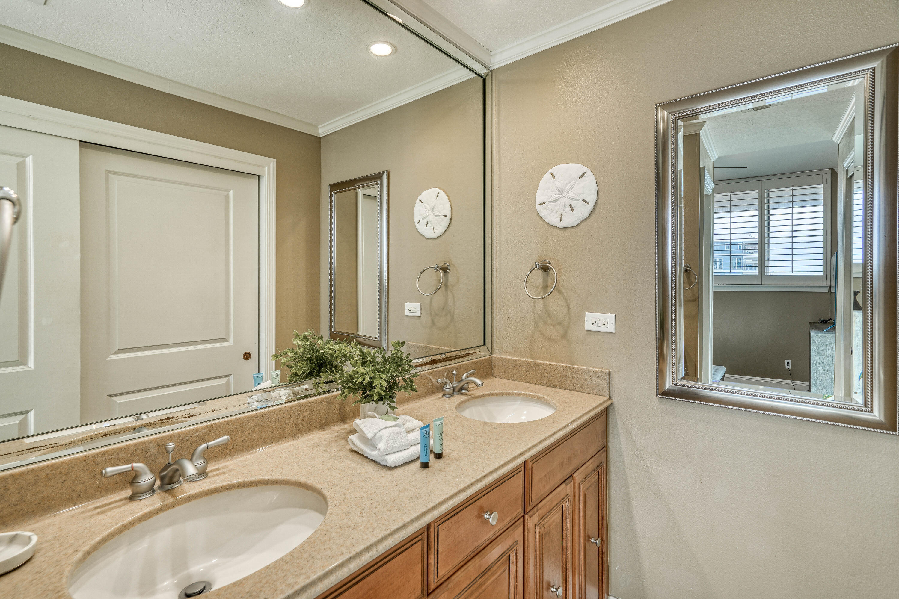 MAINSAIL CONDO PH 1 - Residential