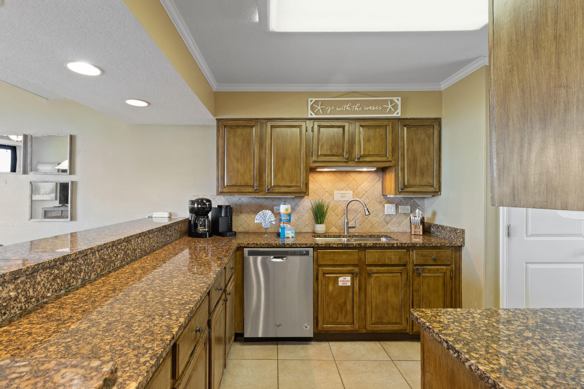 MAINSAIL CONDO PH 1 - Residential