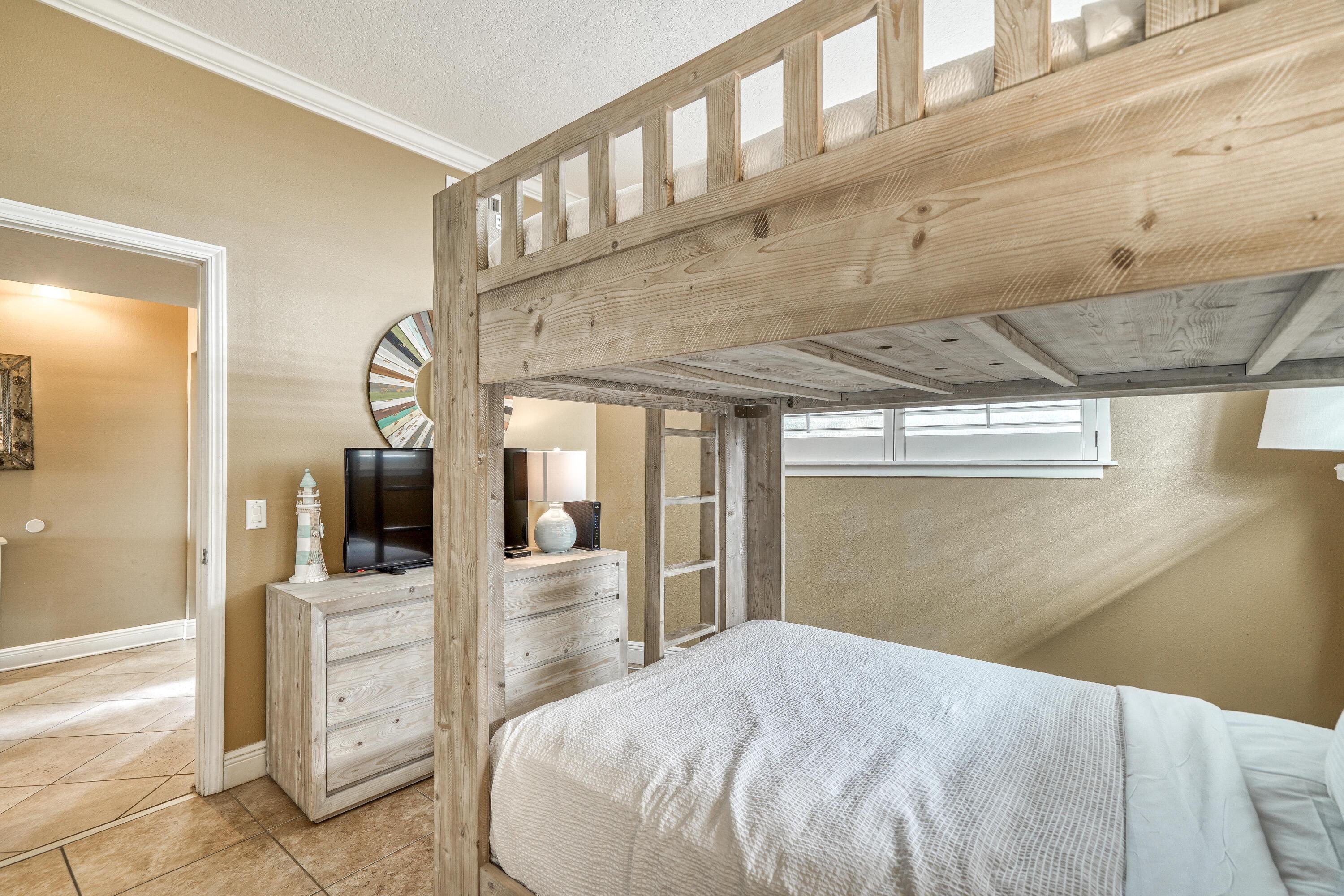 MAINSAIL CONDO PH 1 - Residential