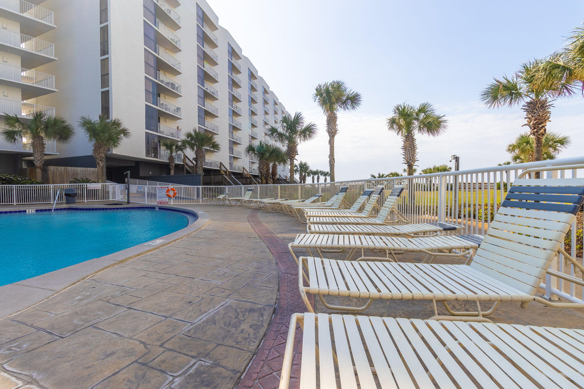 MAINSAIL CONDO PH 1 - Residential