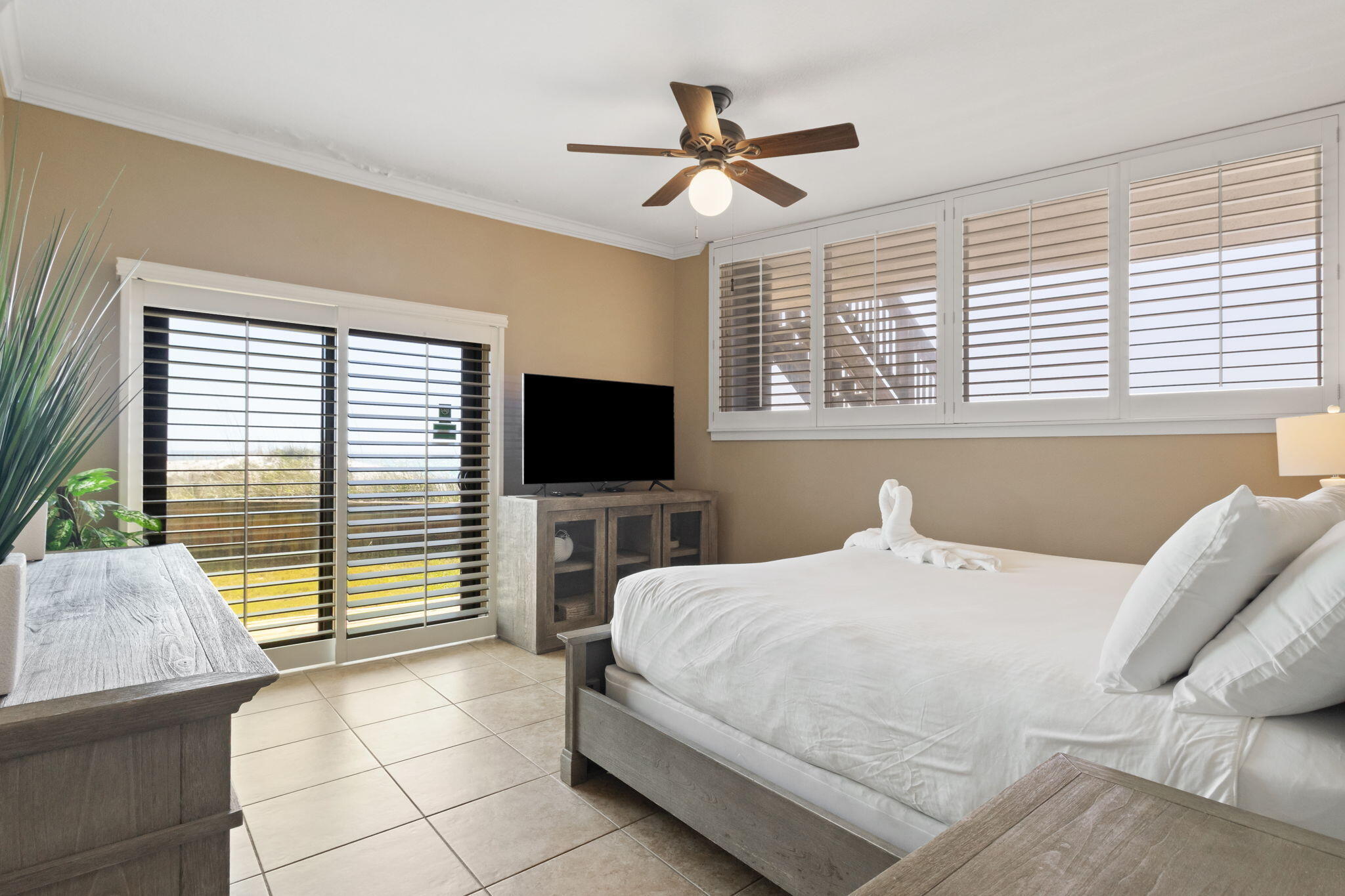 MAINSAIL CONDO PH 1 - Residential