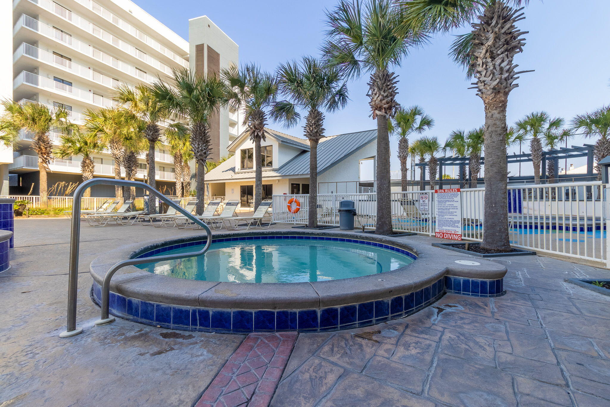 MAINSAIL CONDO PH 1 - Residential