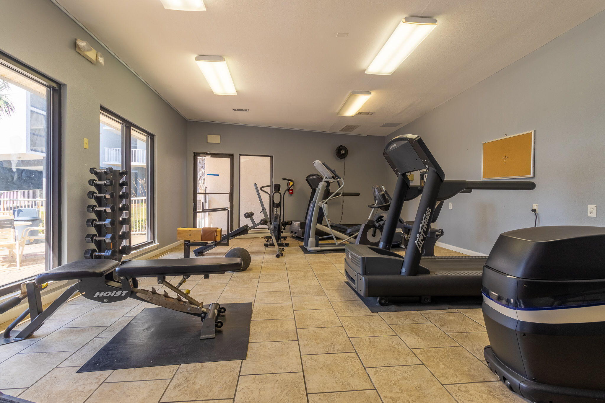 MAINSAIL CONDO PH 1 - Residential