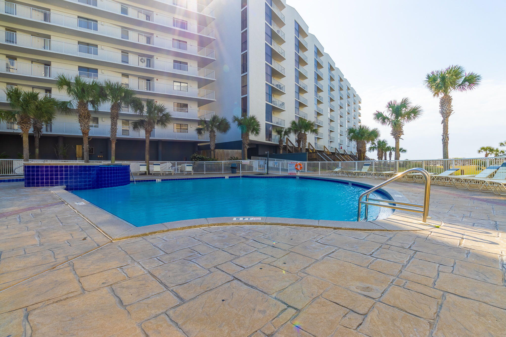 MAINSAIL CONDO PH 1 - Residential