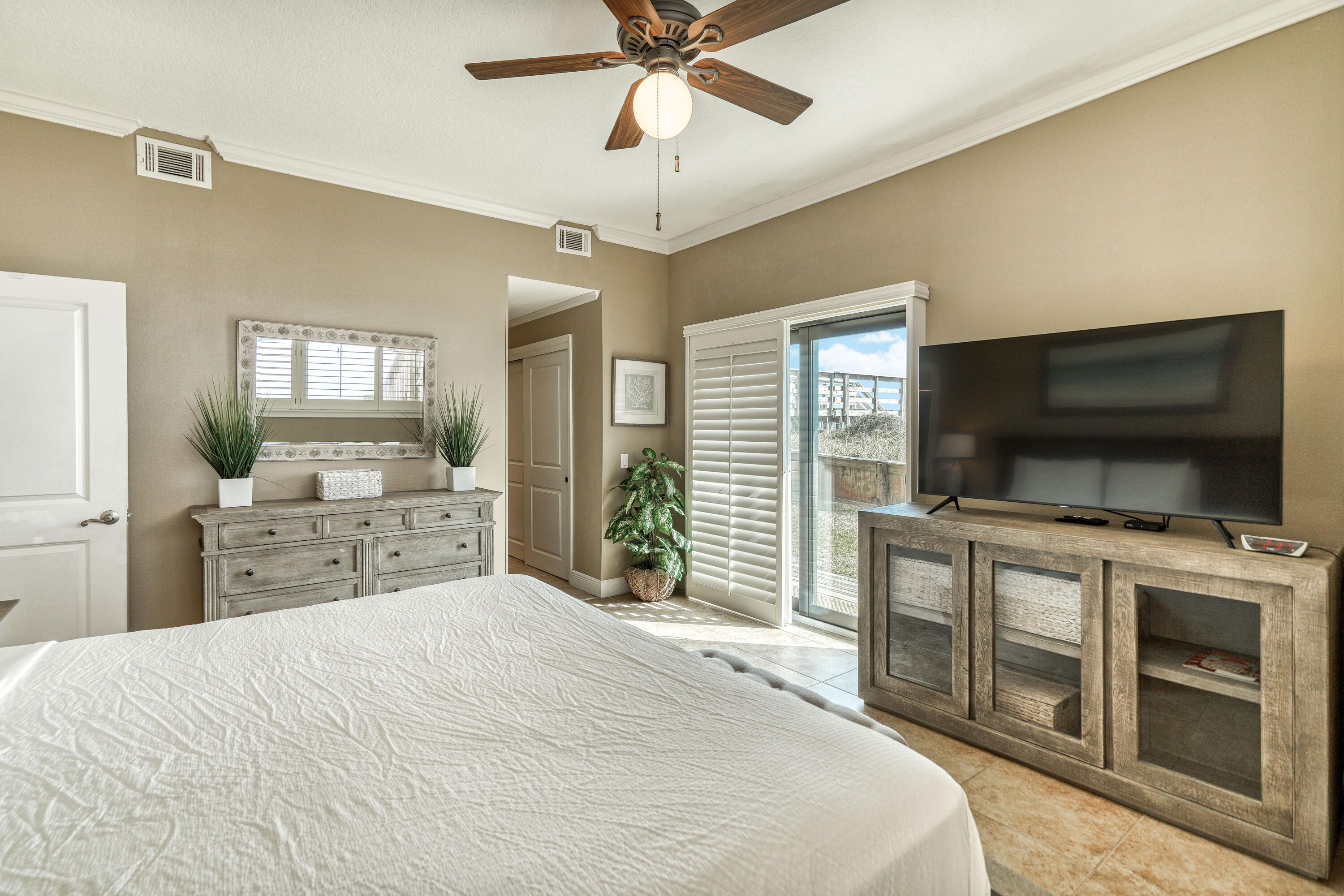 MAINSAIL CONDO PH 1 - Residential