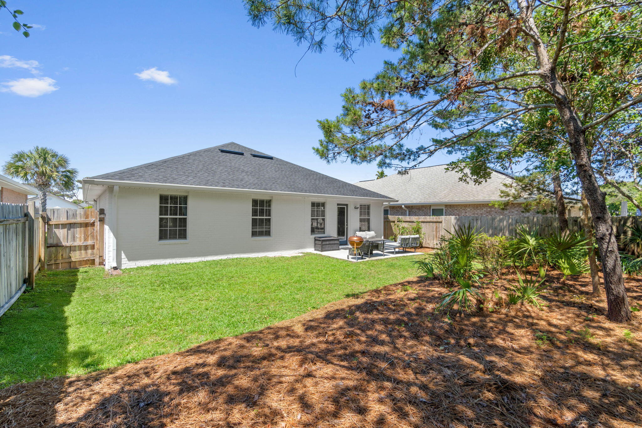 PARADISE RETREAT - Residential