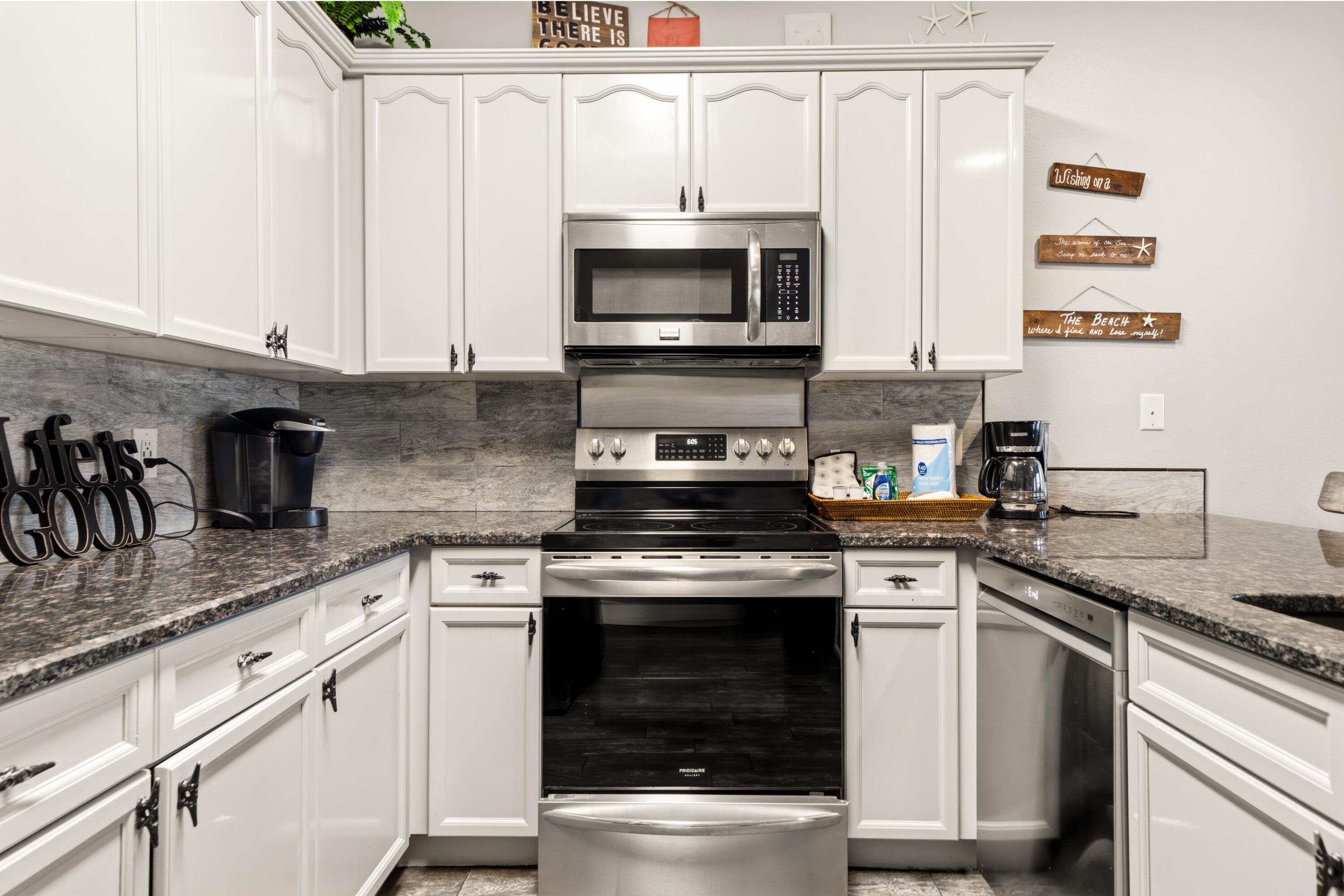 Royal Seaesta - Residential