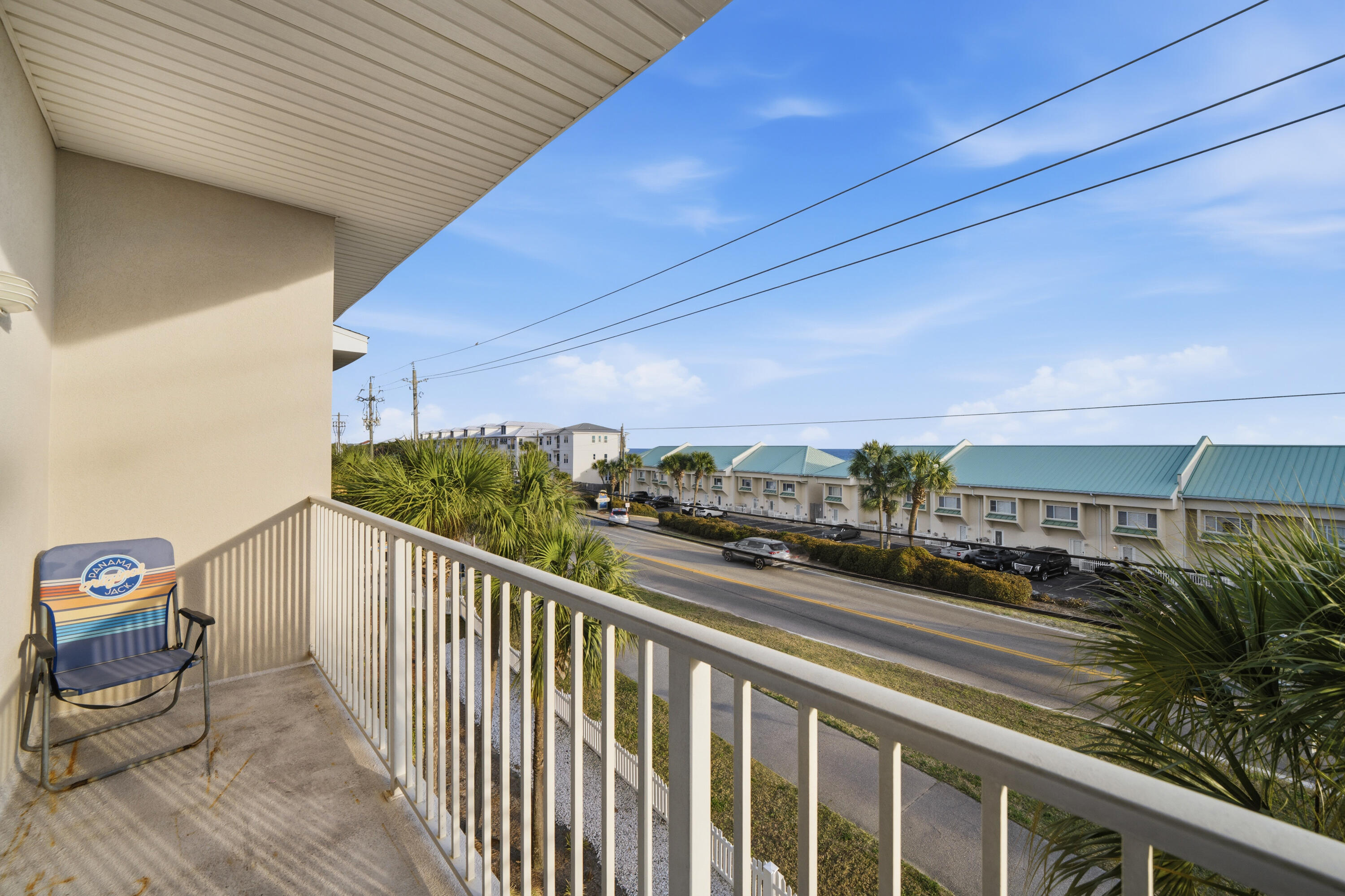 Royal Seaesta - Residential