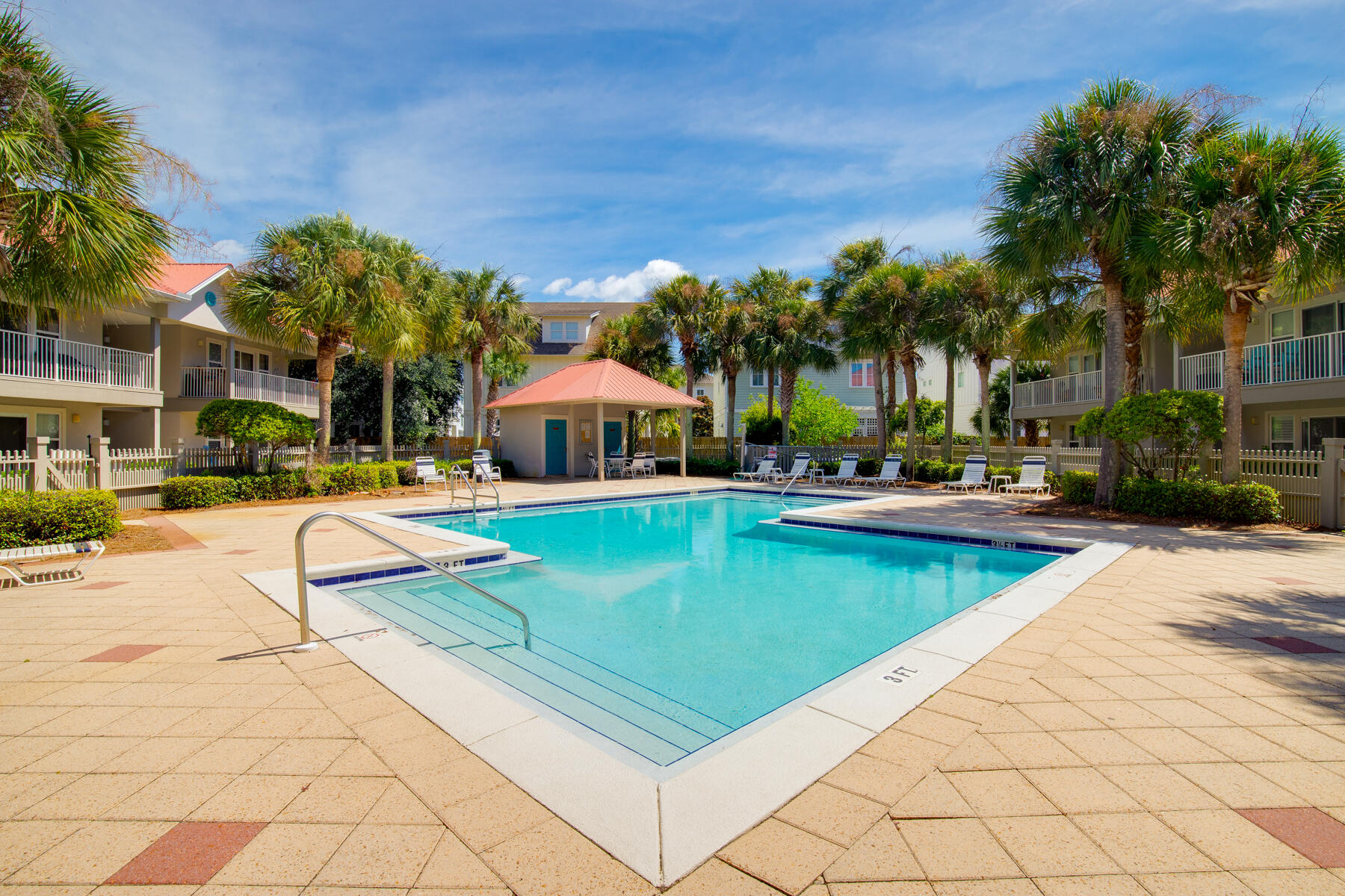 ROLLIN TIDE VILLAS - Residential