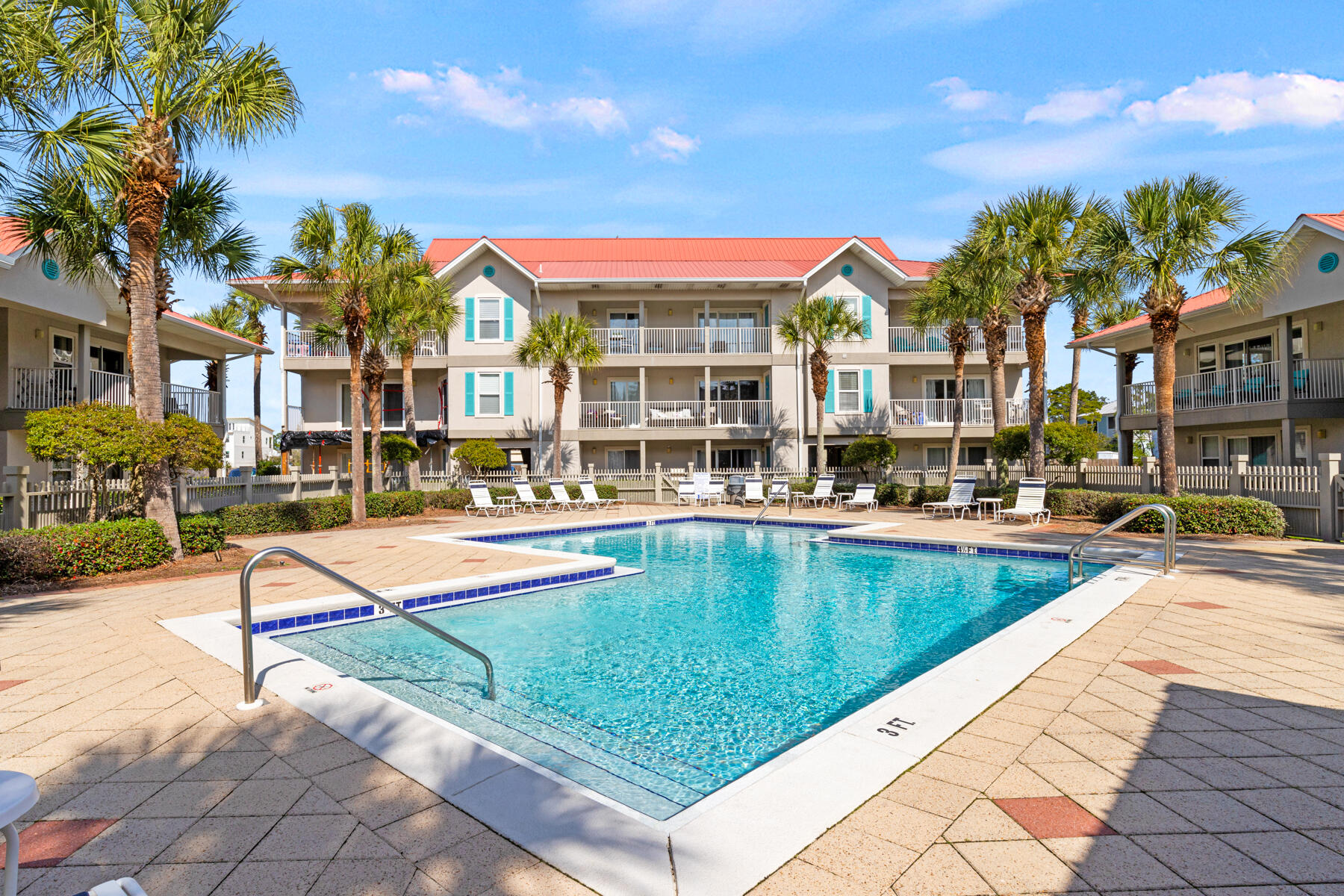 ROLLIN TIDE VILLAS - Residential