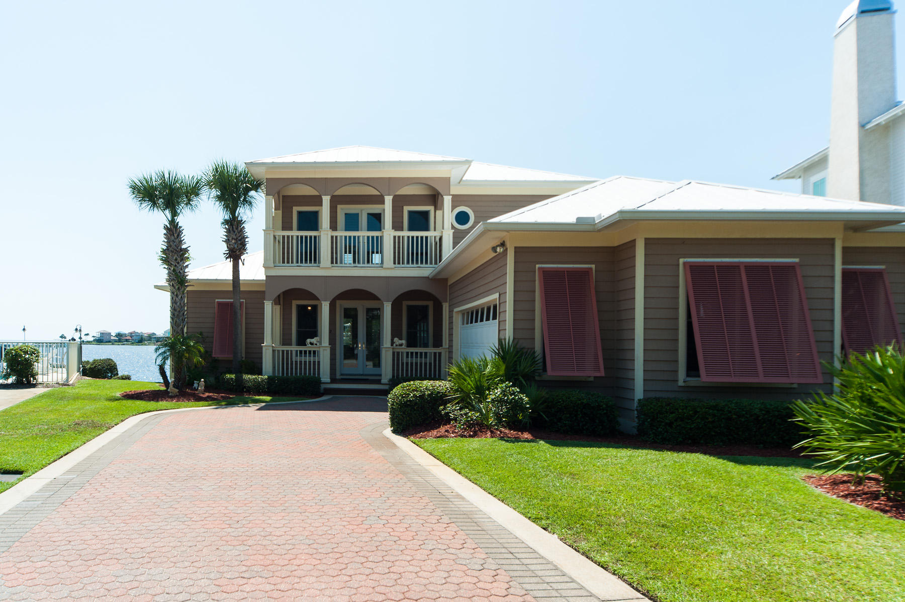 LAKEWOOD POINTE ESTATES - Residential