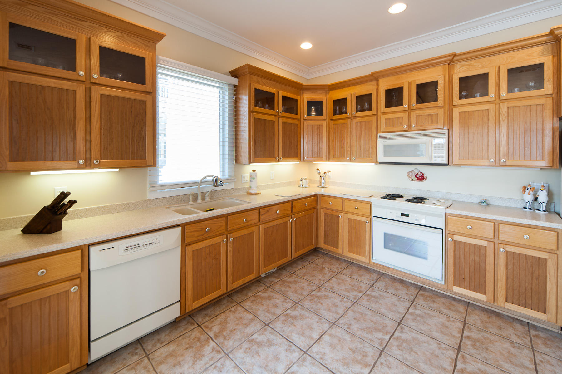 LAKEWOOD POINTE ESTATES - Residential