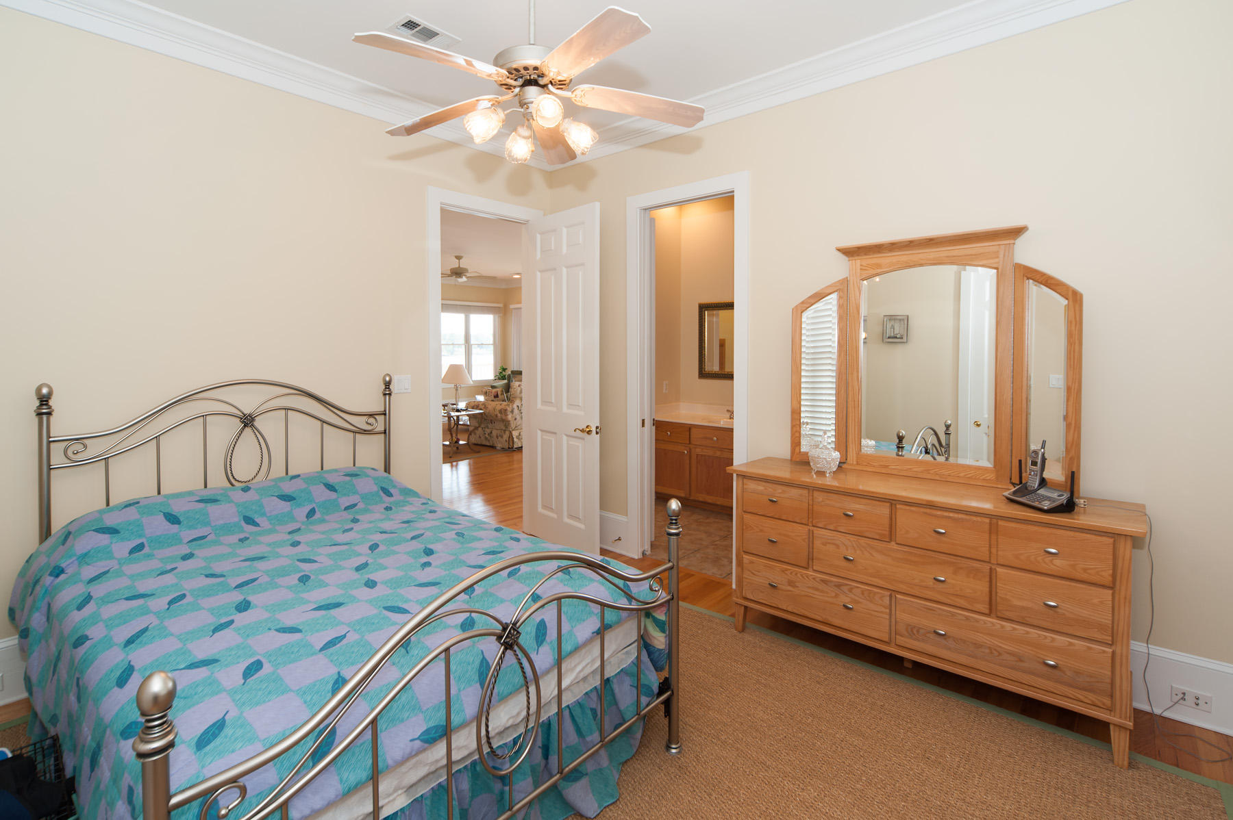 LAKEWOOD POINTE ESTATES - Residential