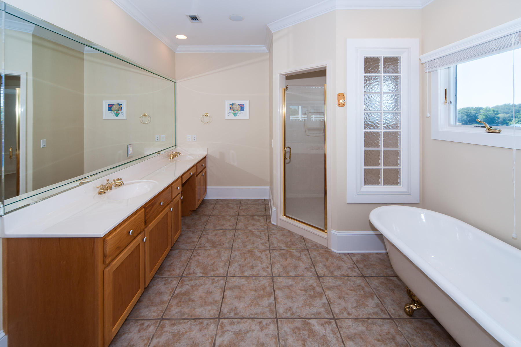 LAKEWOOD POINTE ESTATES - Residential