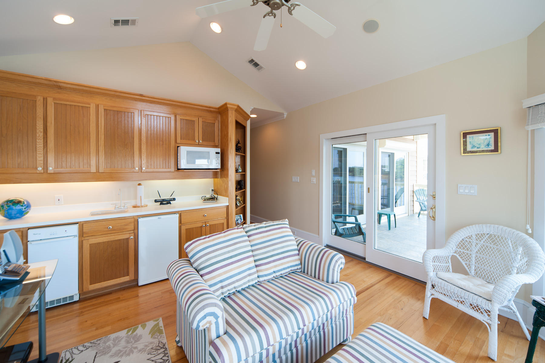 LAKEWOOD POINTE ESTATES - Residential