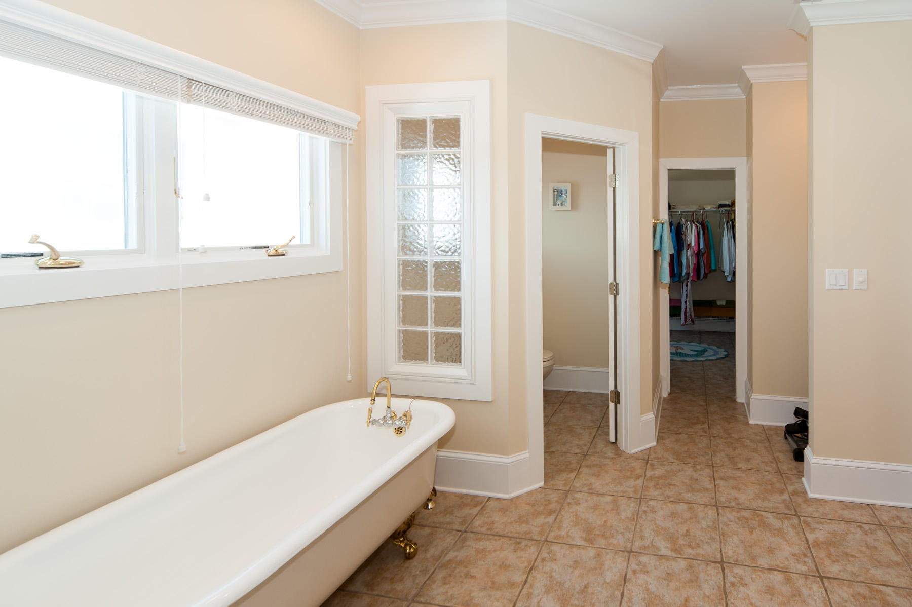 LAKEWOOD POINTE ESTATES - Residential