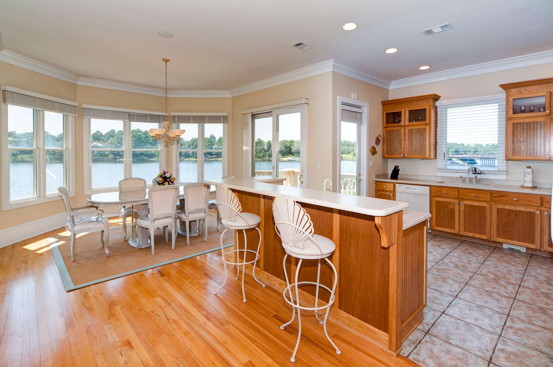 LAKEWOOD POINTE ESTATES - Residential