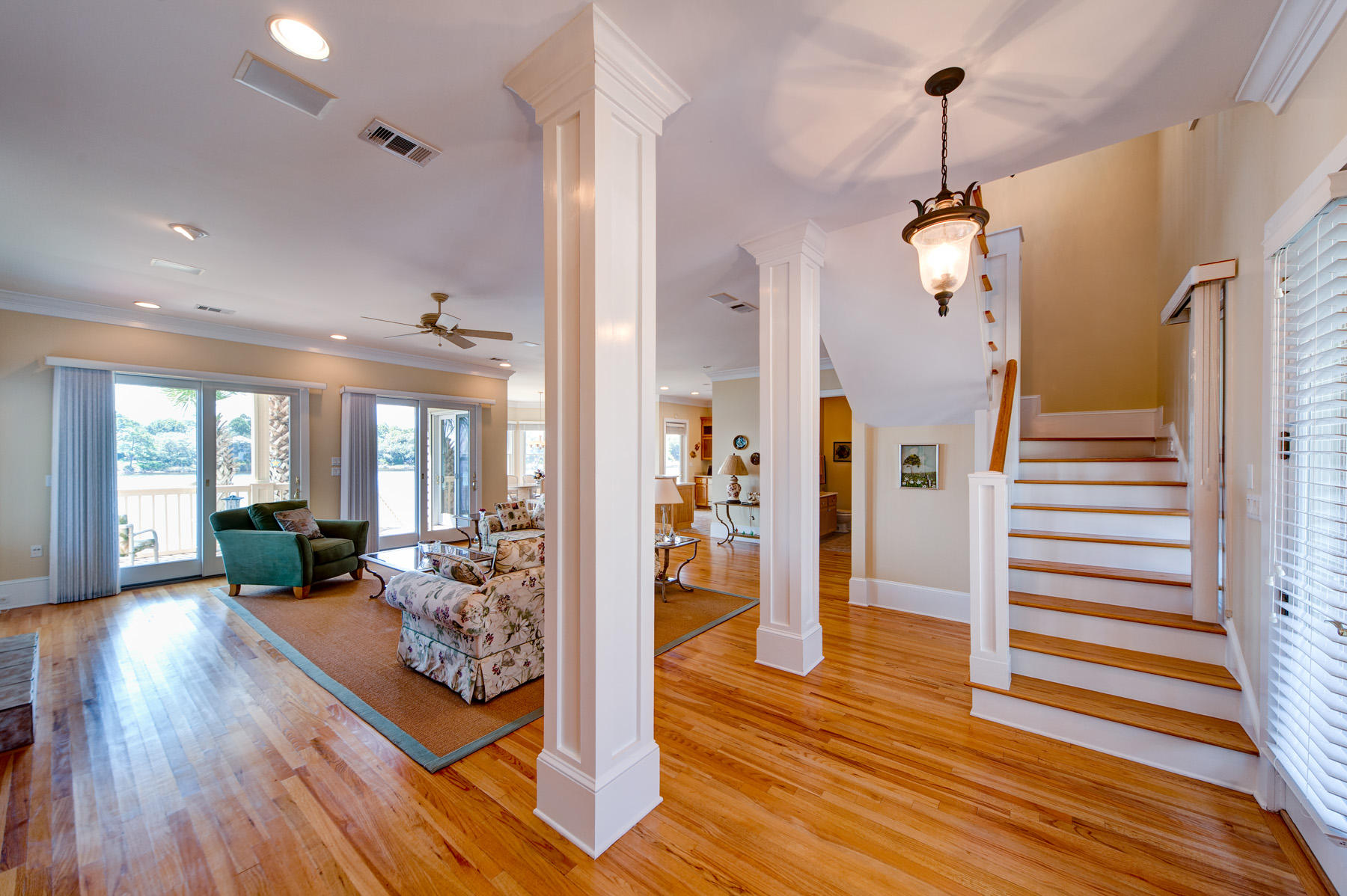 LAKEWOOD POINTE ESTATES - Residential