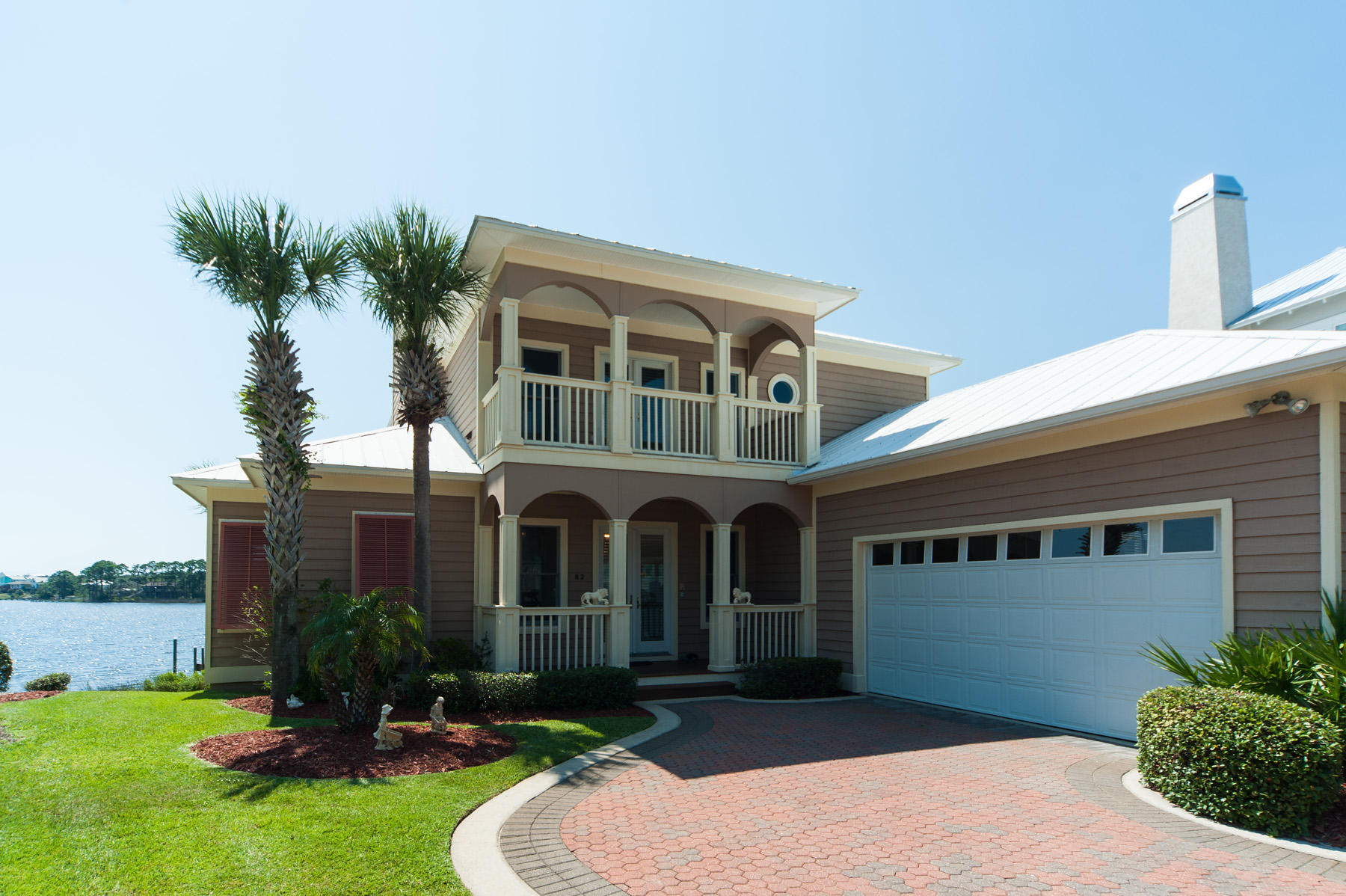 LAKEWOOD POINTE ESTATES - Residential