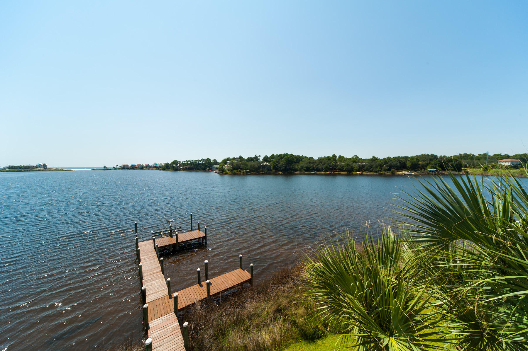 LAKEWOOD POINTE ESTATES - Residential