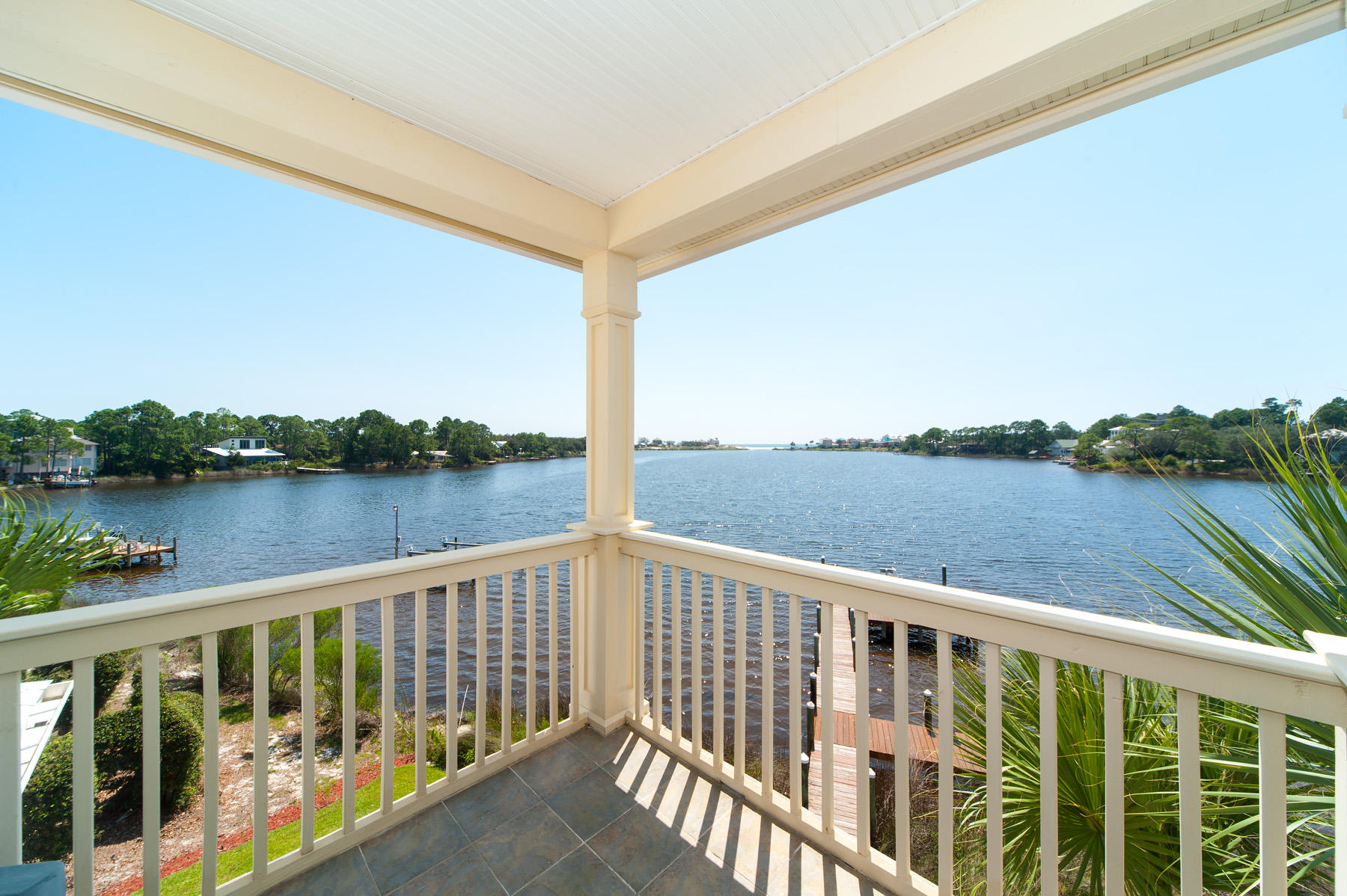 LAKEWOOD POINTE ESTATES - Residential