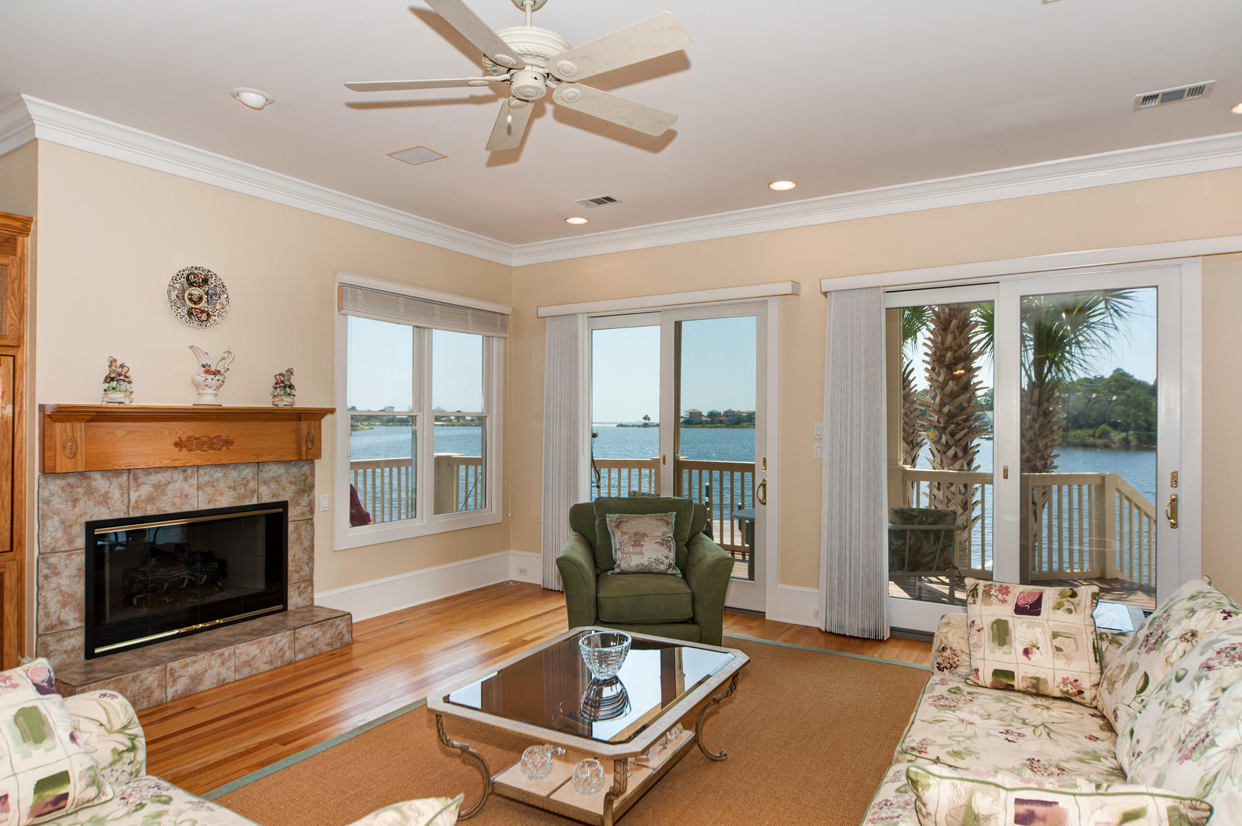 LAKEWOOD POINTE ESTATES - Residential