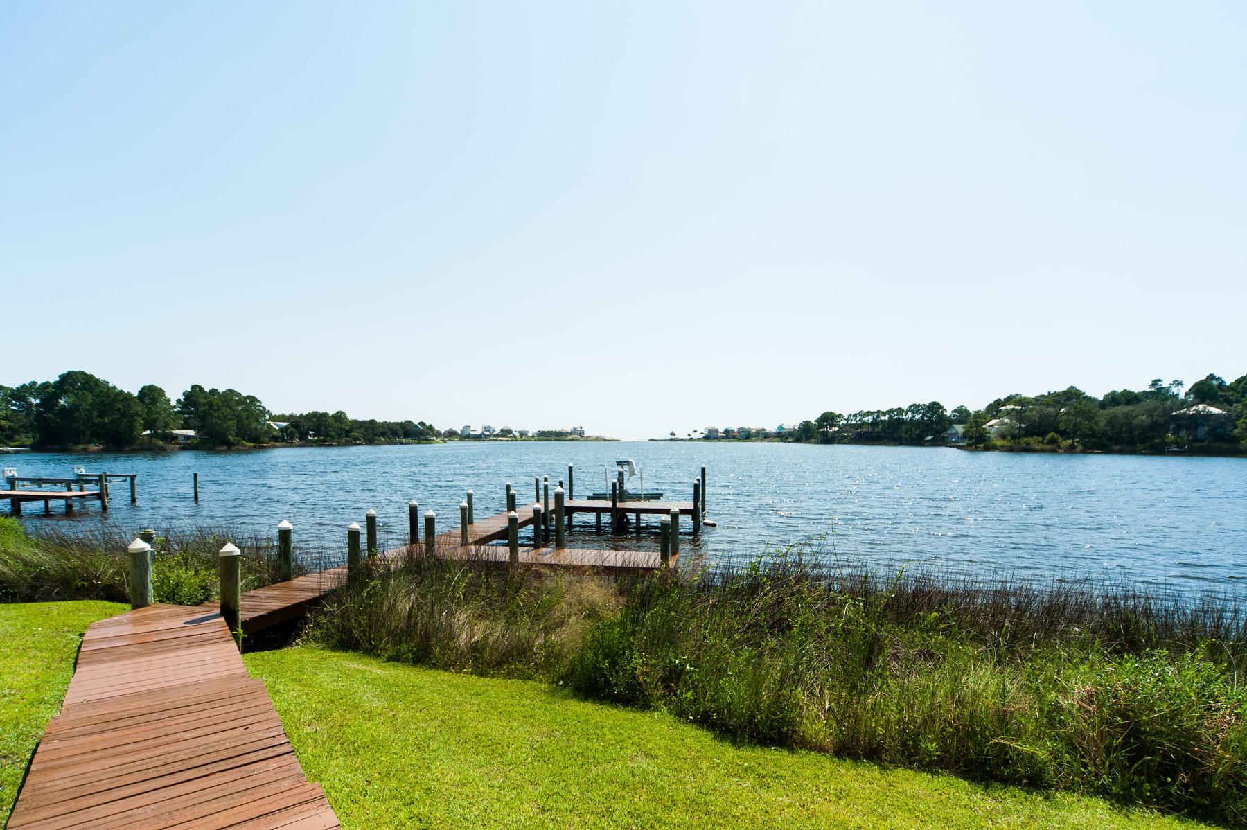 LAKEWOOD POINTE ESTATES - Residential