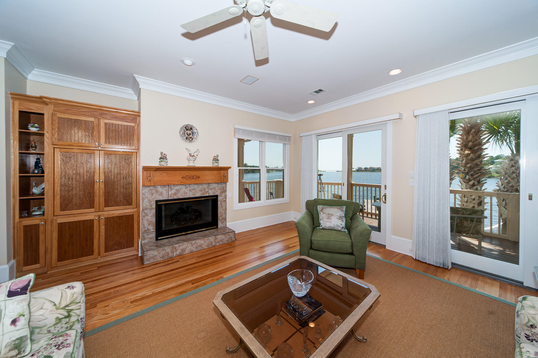 LAKEWOOD POINTE ESTATES - Residential