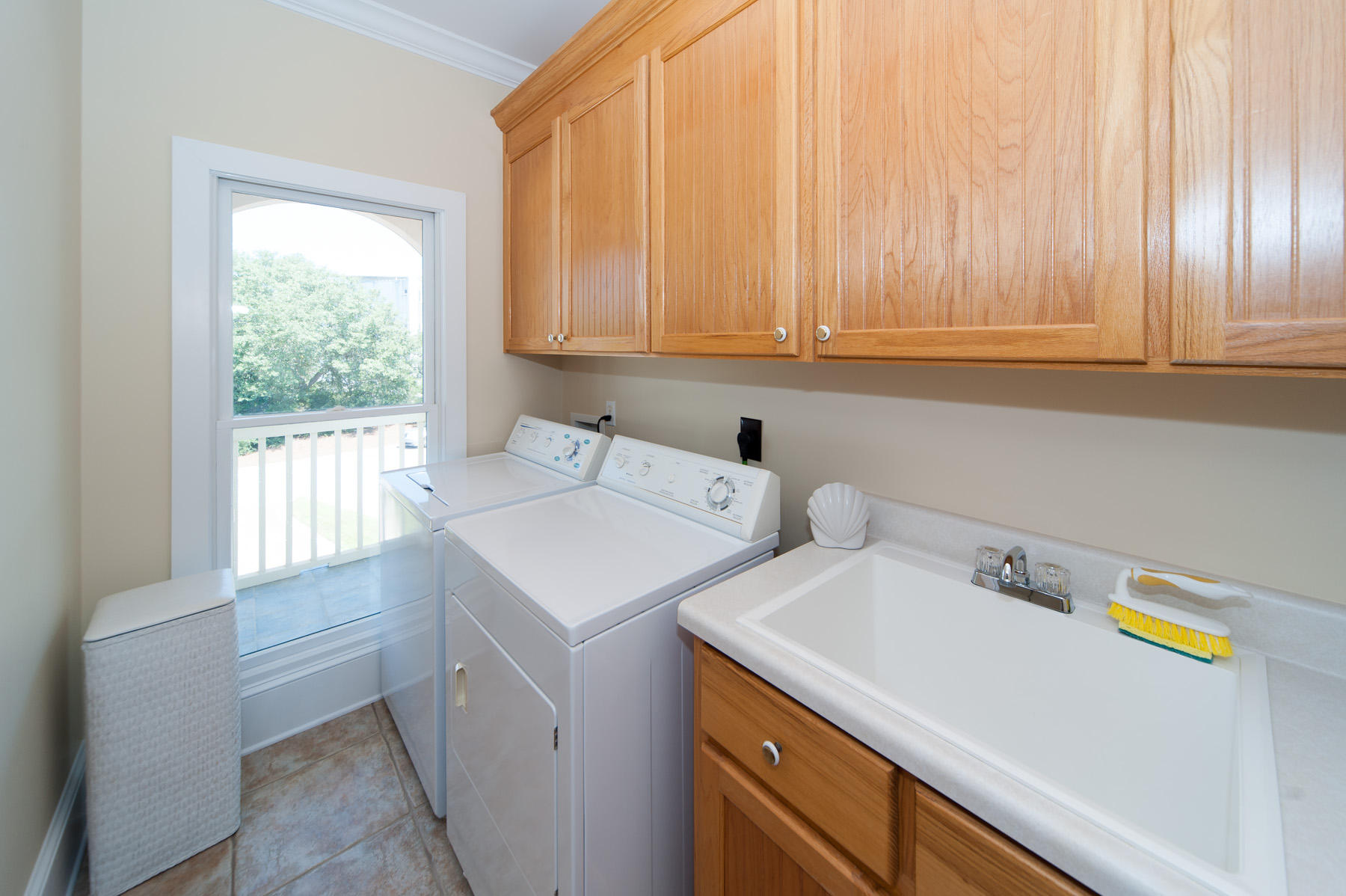 LAKEWOOD POINTE ESTATES - Residential