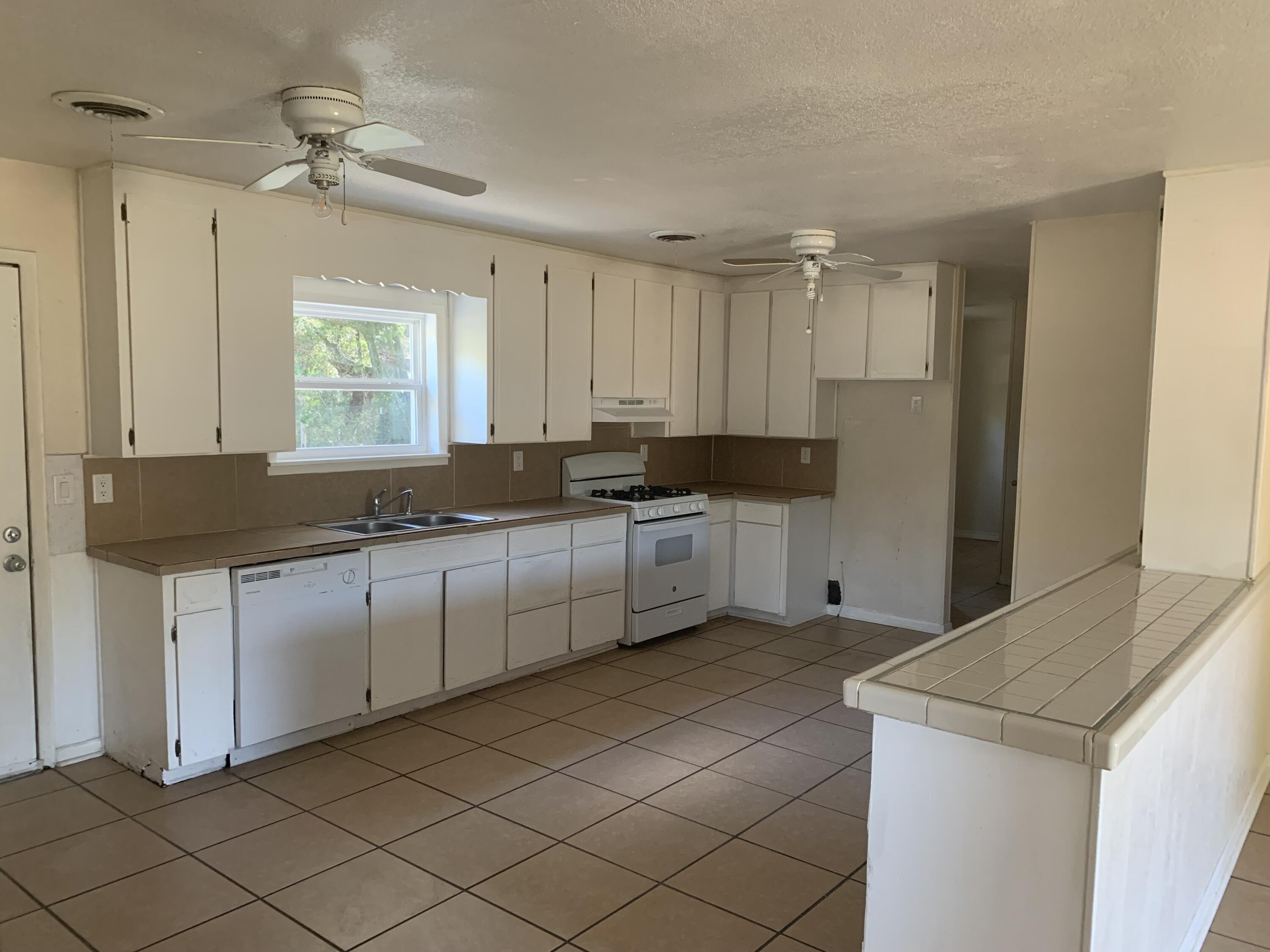 METES & BOUNDS - Residential Lease