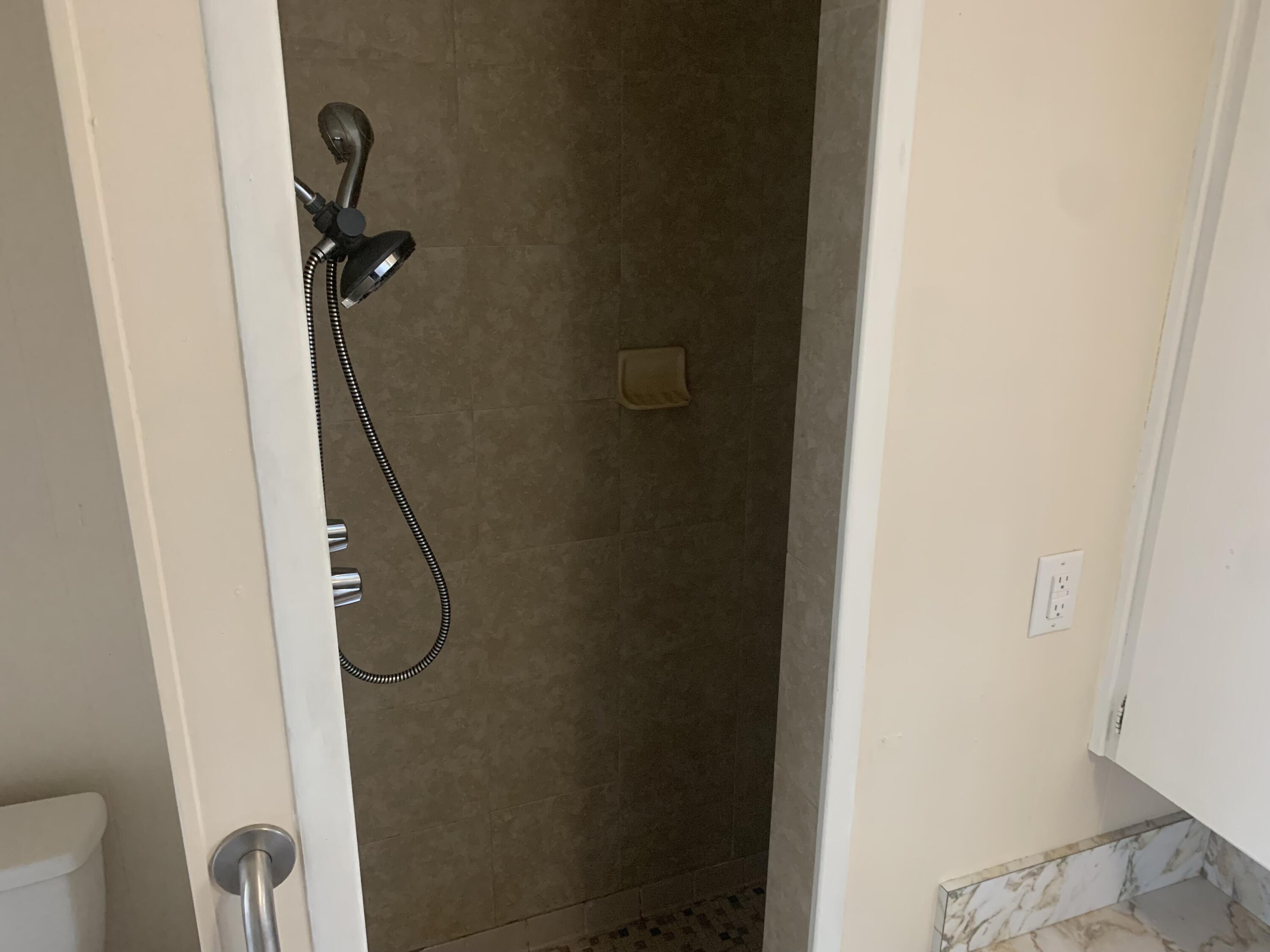 METES & BOUNDS - Residential Lease