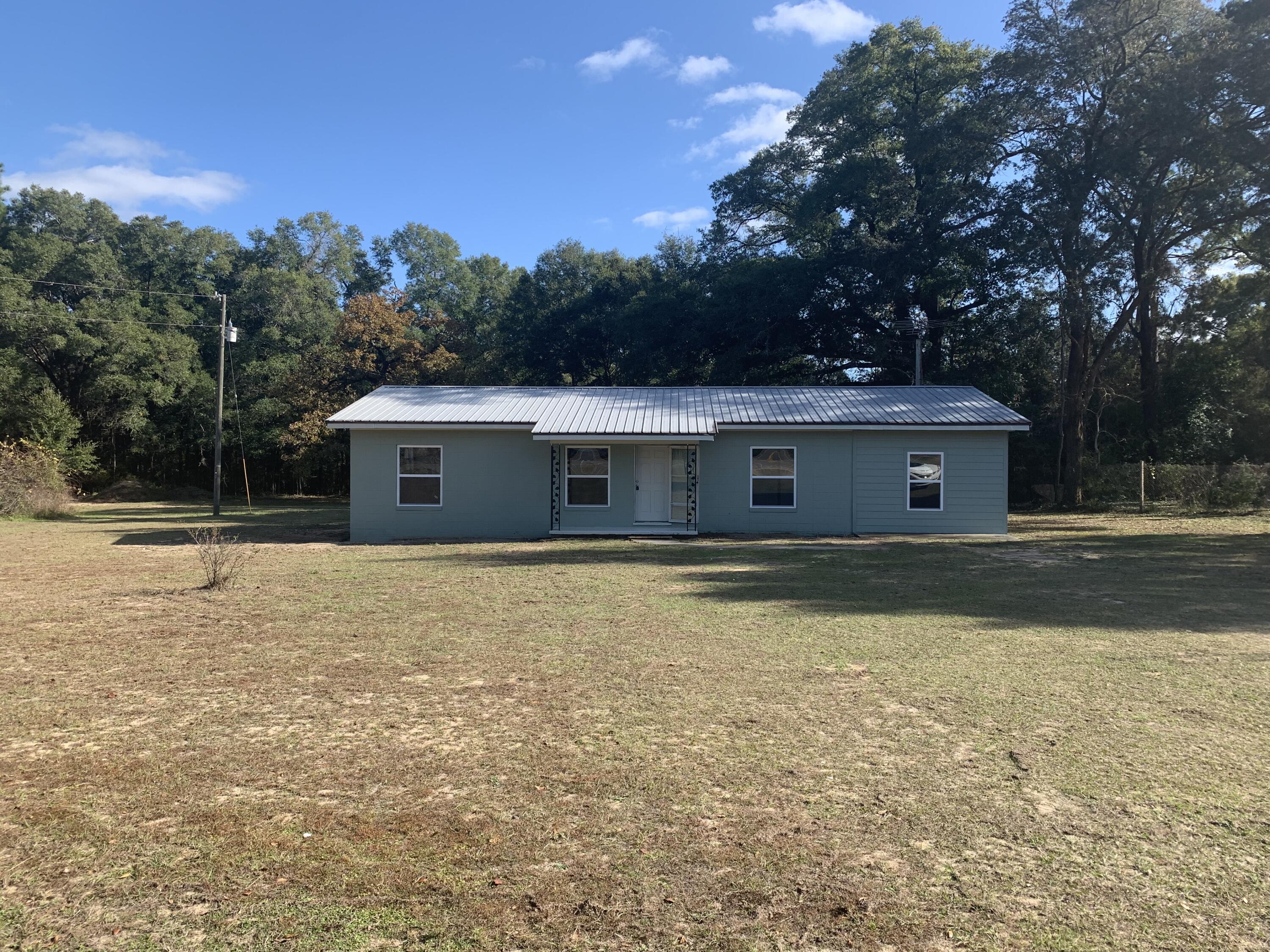 3 BEDROOM 2 BATH HOME OFF HWY 90.